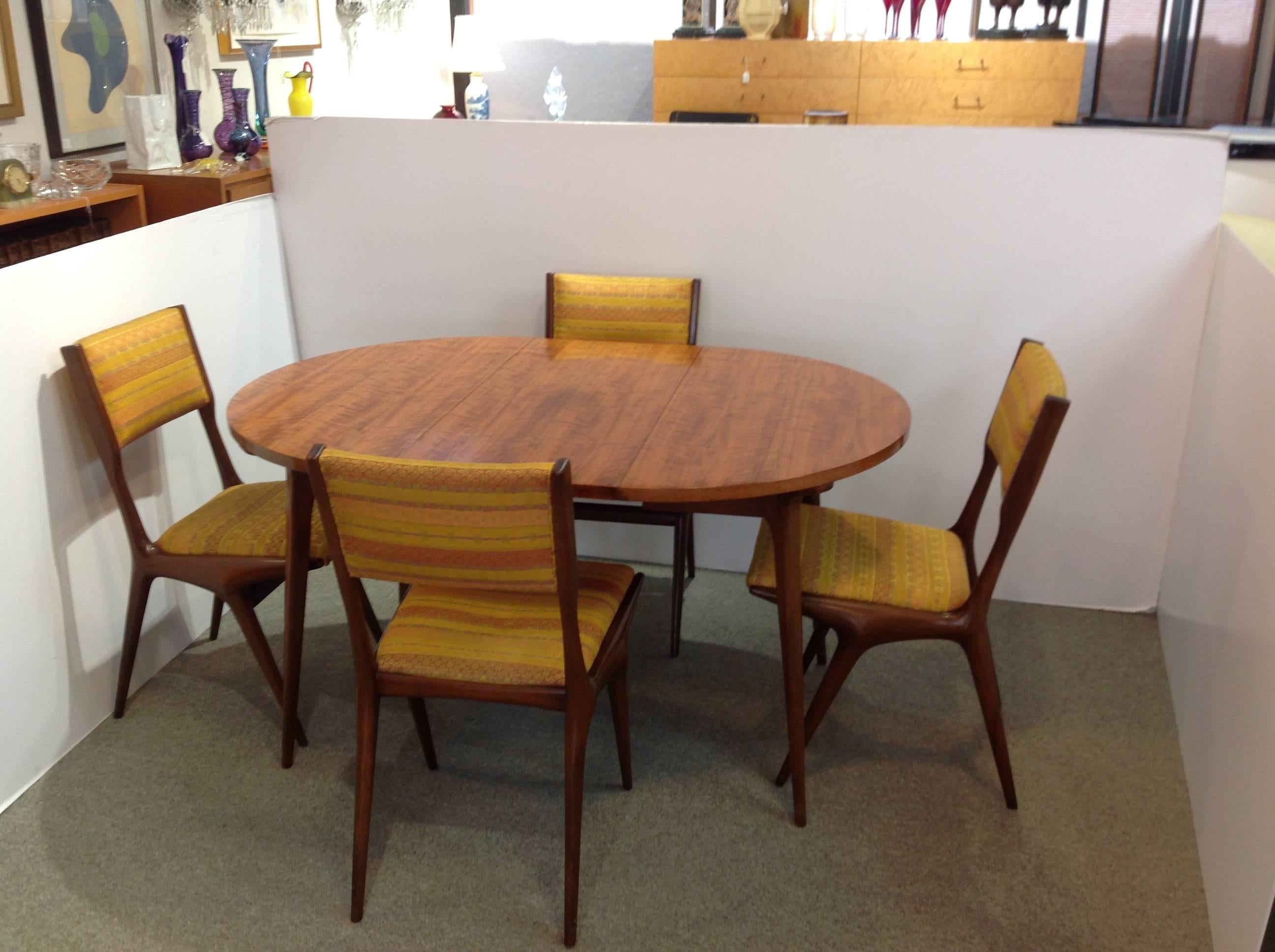 Bertha Schaefer Walnut Dining Table for Singer & Sons, Circa 1957 For Sale 1