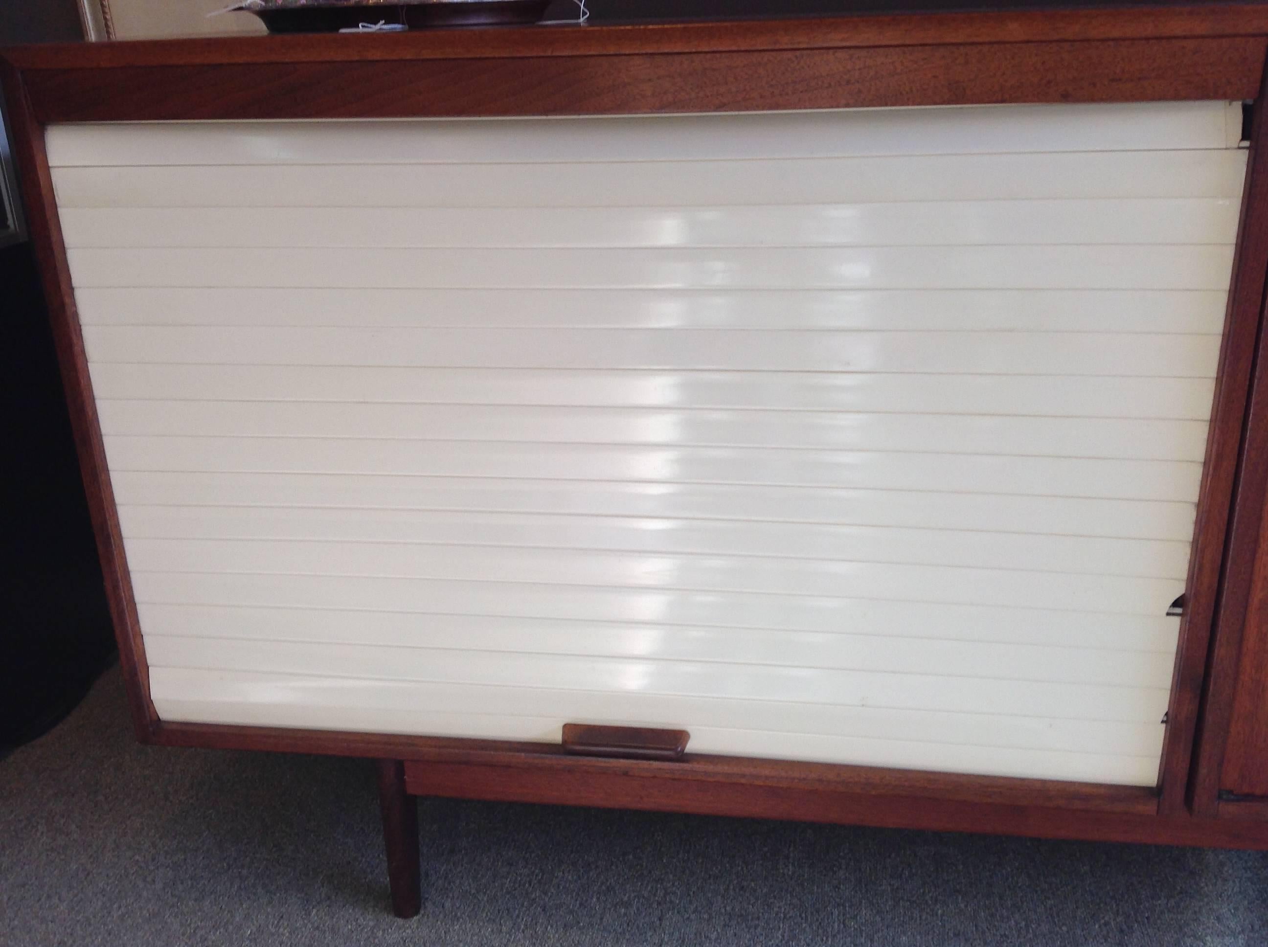 Jens Risom Tambour Door Credenza In Good Condition For Sale In Houston, TX