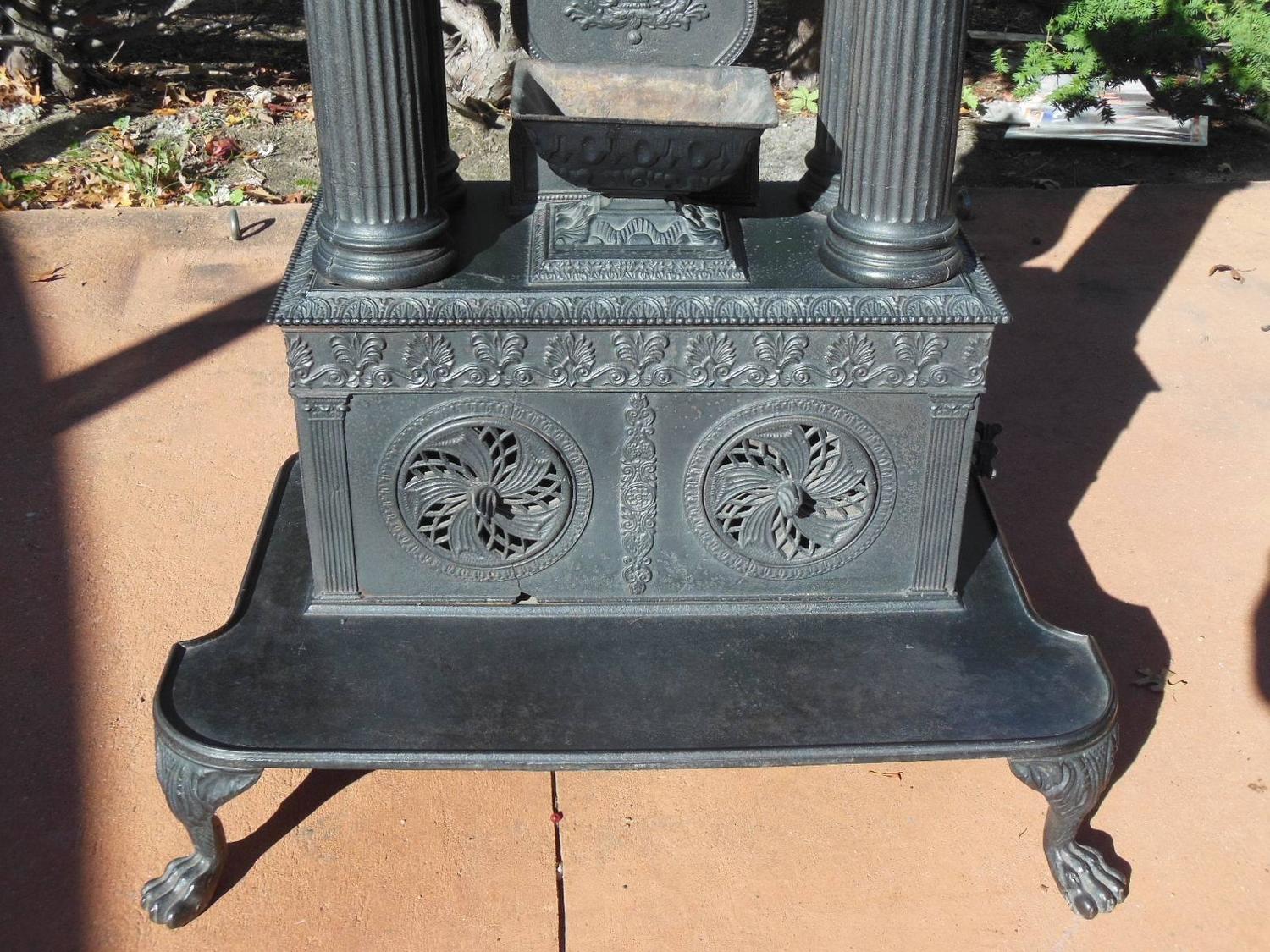 American Cast Iron Parlor Stove, 19th Century For Sale at 1stdibs