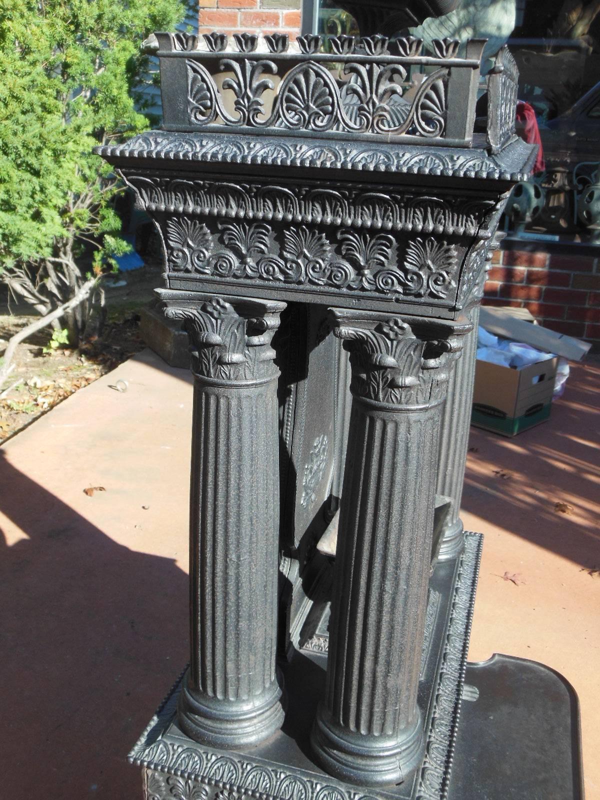 American  Cast Iron Parlor Stove, 19th Century In Good Condition For Sale In Long Island, NY