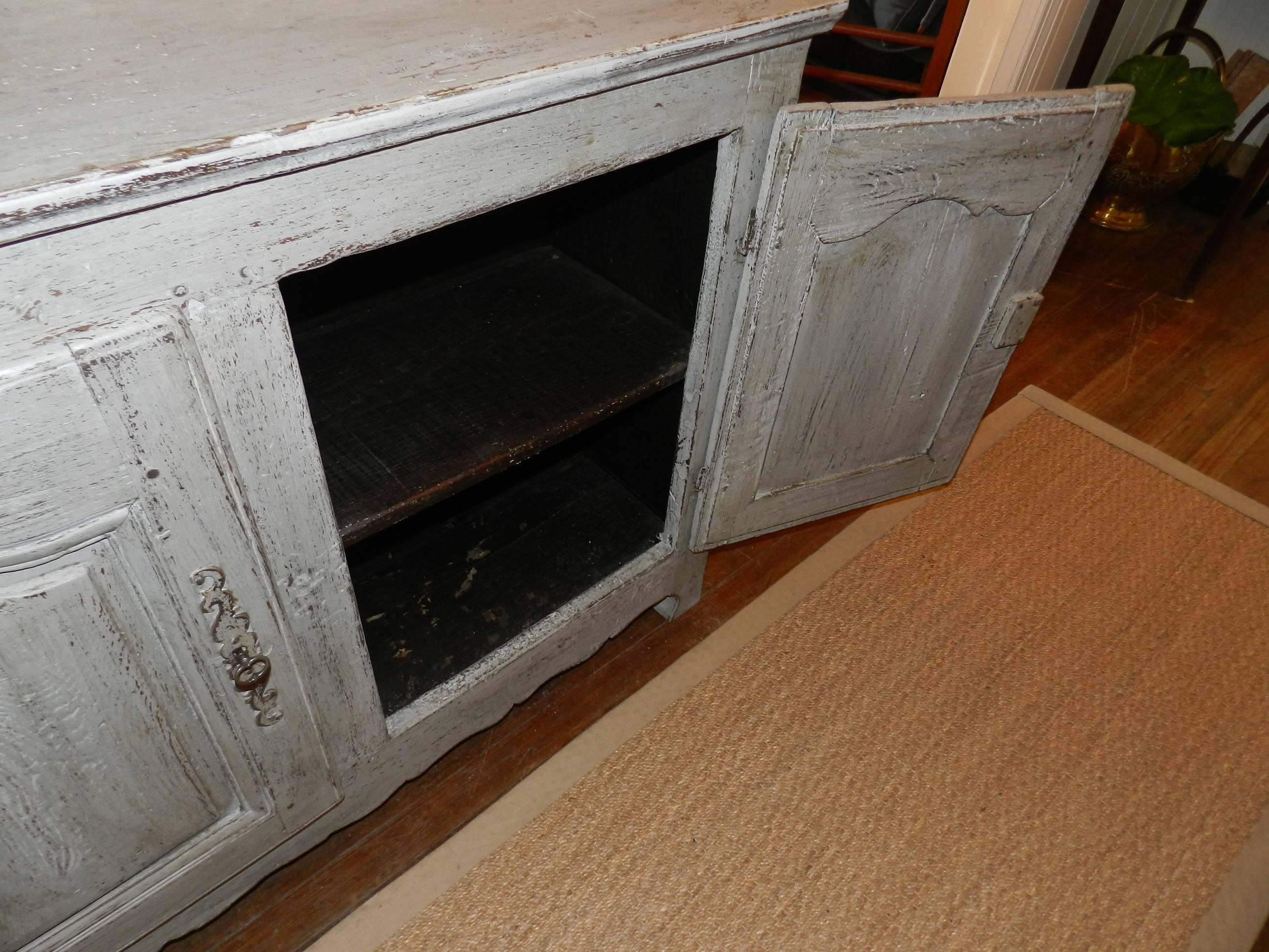 French Cabinet In Excellent Condition In Millwood, VA
