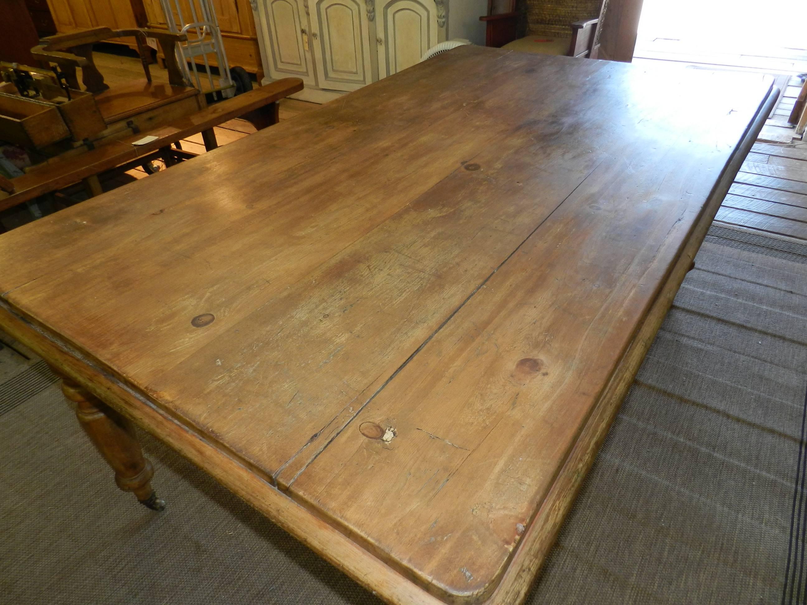 Antique Pine Farm Table In Good Condition In Millwood, VA