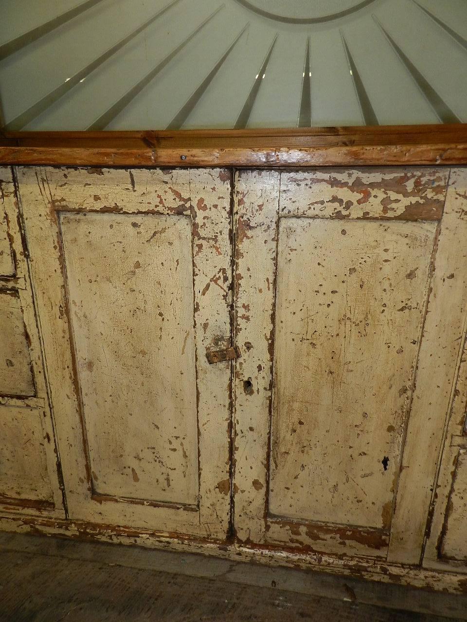 Antique Pine Dresser with Original Paint In Good Condition In Millwood, VA