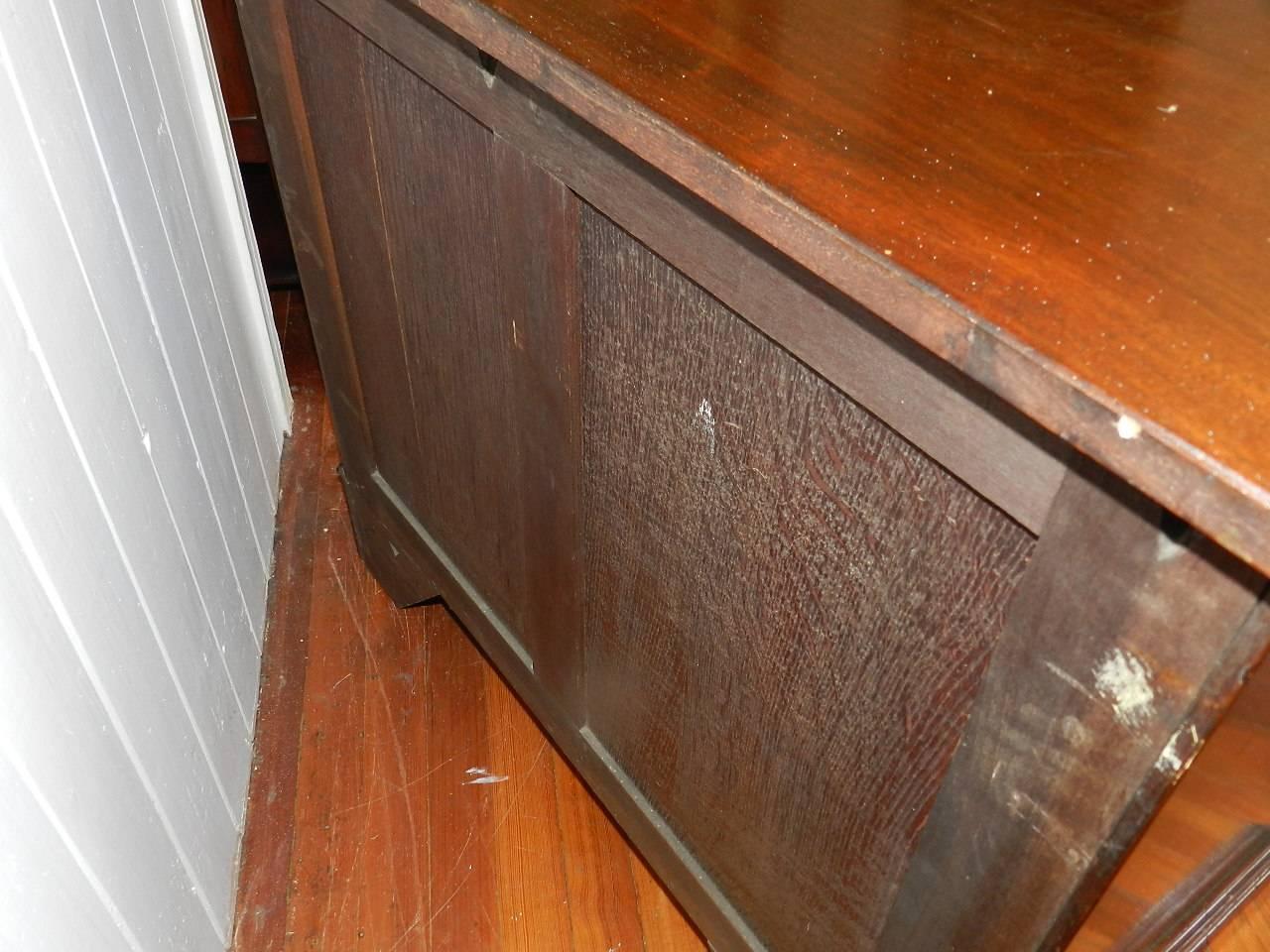 Mahogany Serpentine Four-Drawer Chest In Good Condition For Sale In Millwood, VA