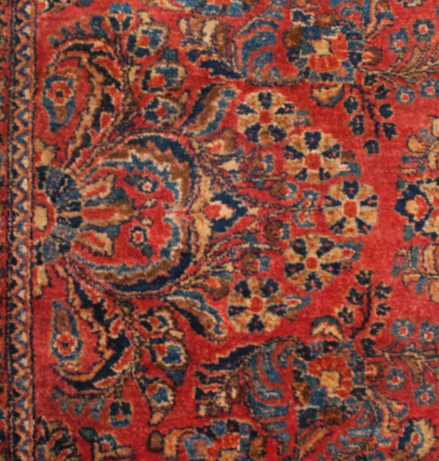 Asian Early 20th Century Sarouk Rug For Sale