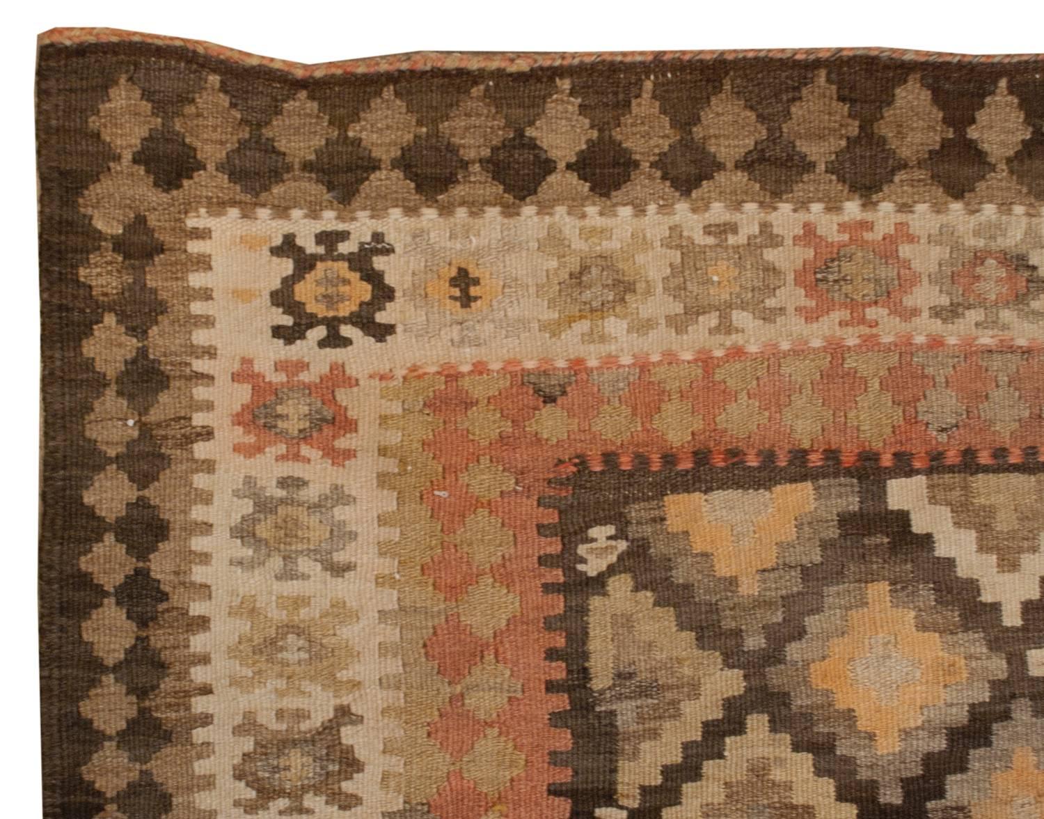 Early 20th Century Shahsavan Kilim Runner In Good Condition In Chicago, IL