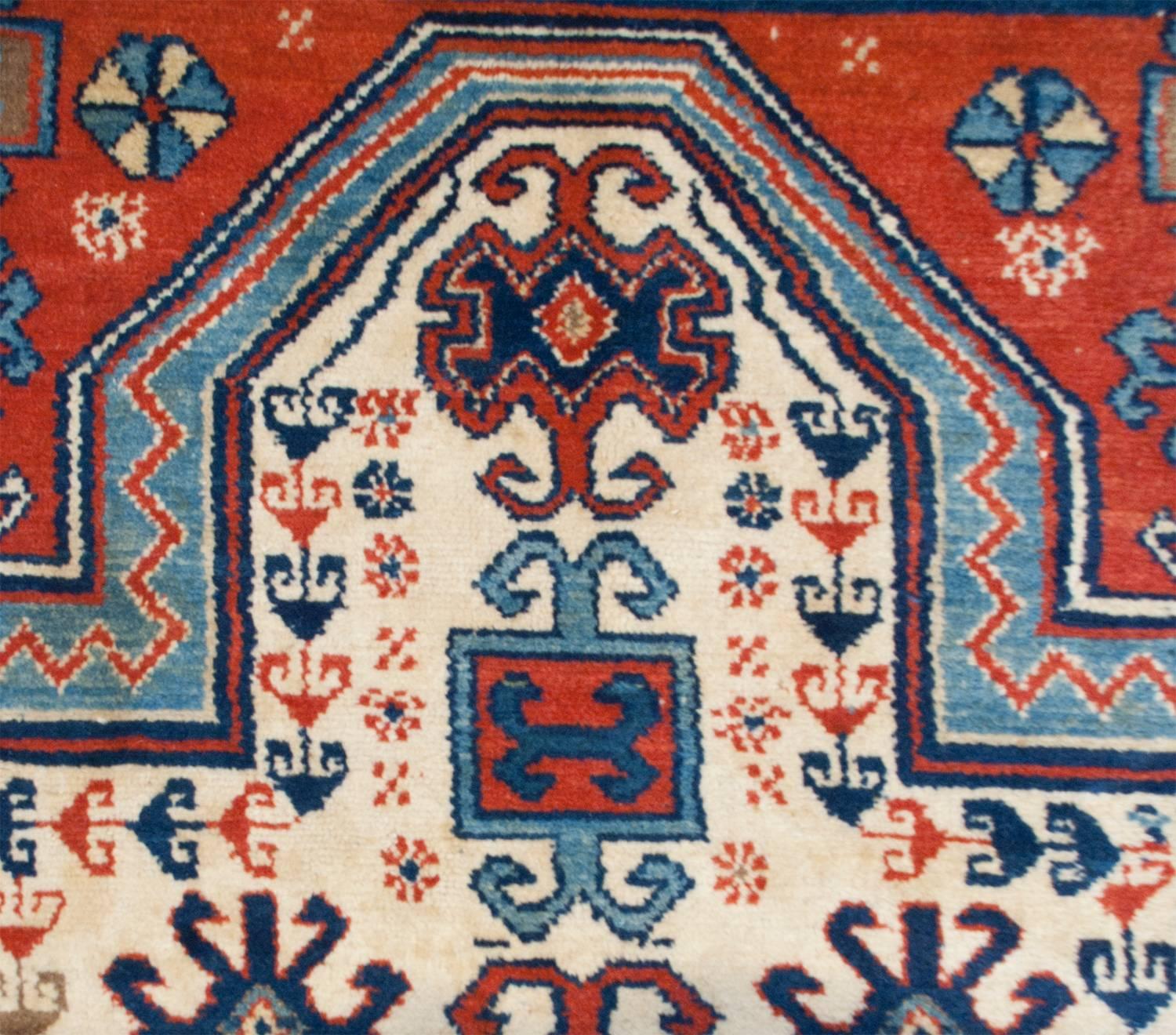 Asiatique Tapis de prière phénoménal Shirvan de Malayer du 19ème siècle en vente