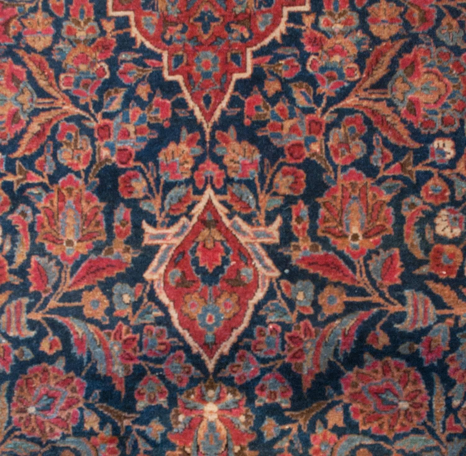 Outstanding Early 20th Century Kashan Rug In Good Condition For Sale In Chicago, IL