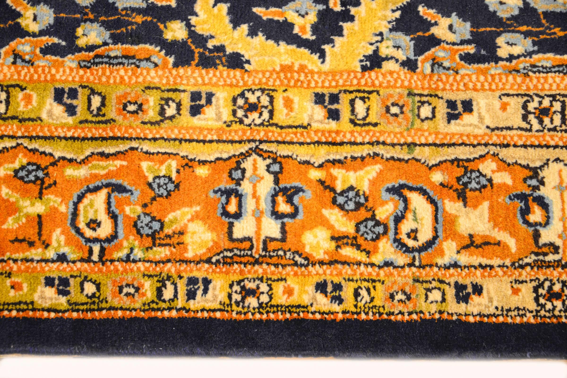 Tintura vegetale Meraviglioso runner Tabriz dei primi del Novecento in vendita