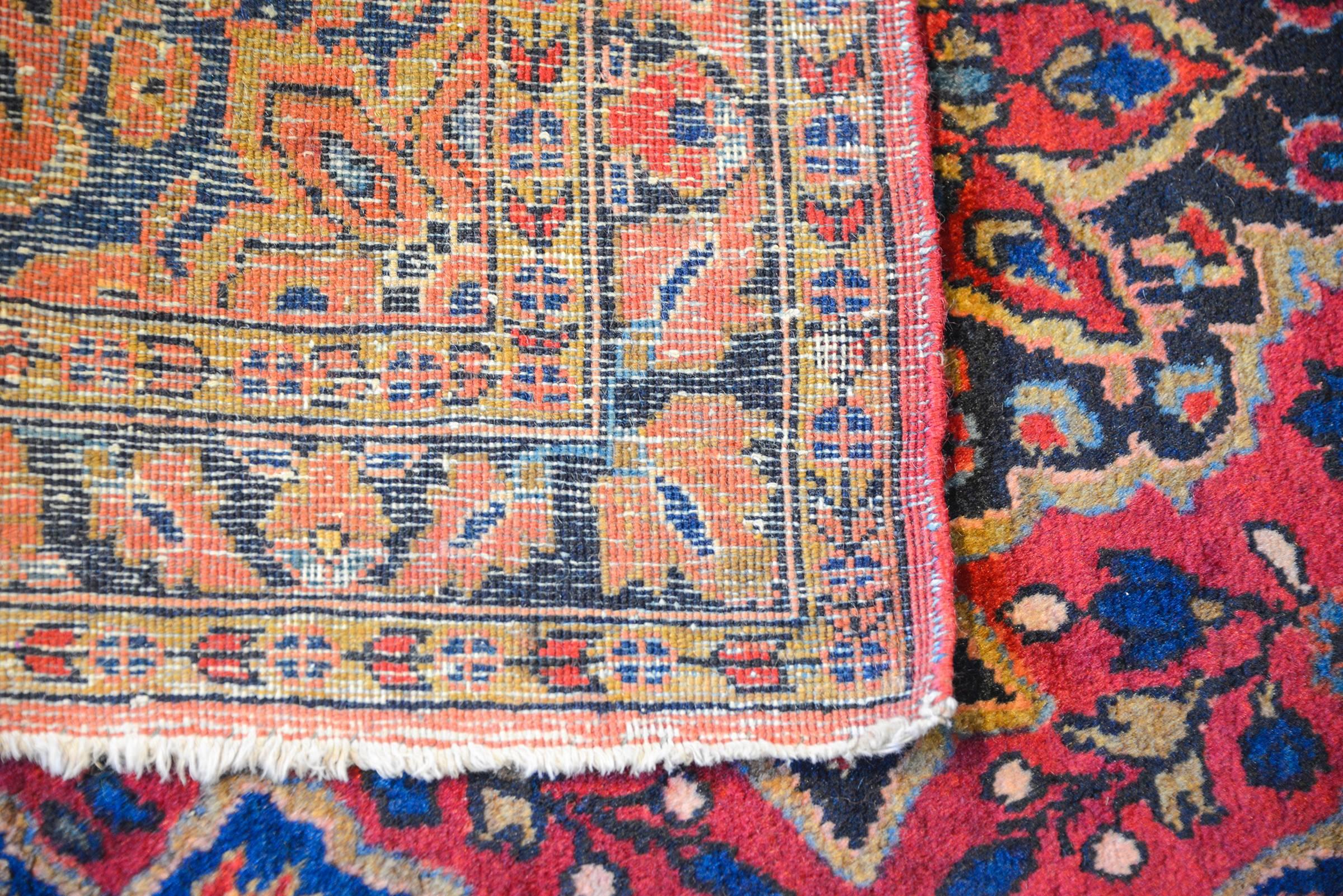 Außergewöhnlicher Sarouk-Teppich aus dem frühen 20. Jahrhundert (Asiatisch) im Angebot