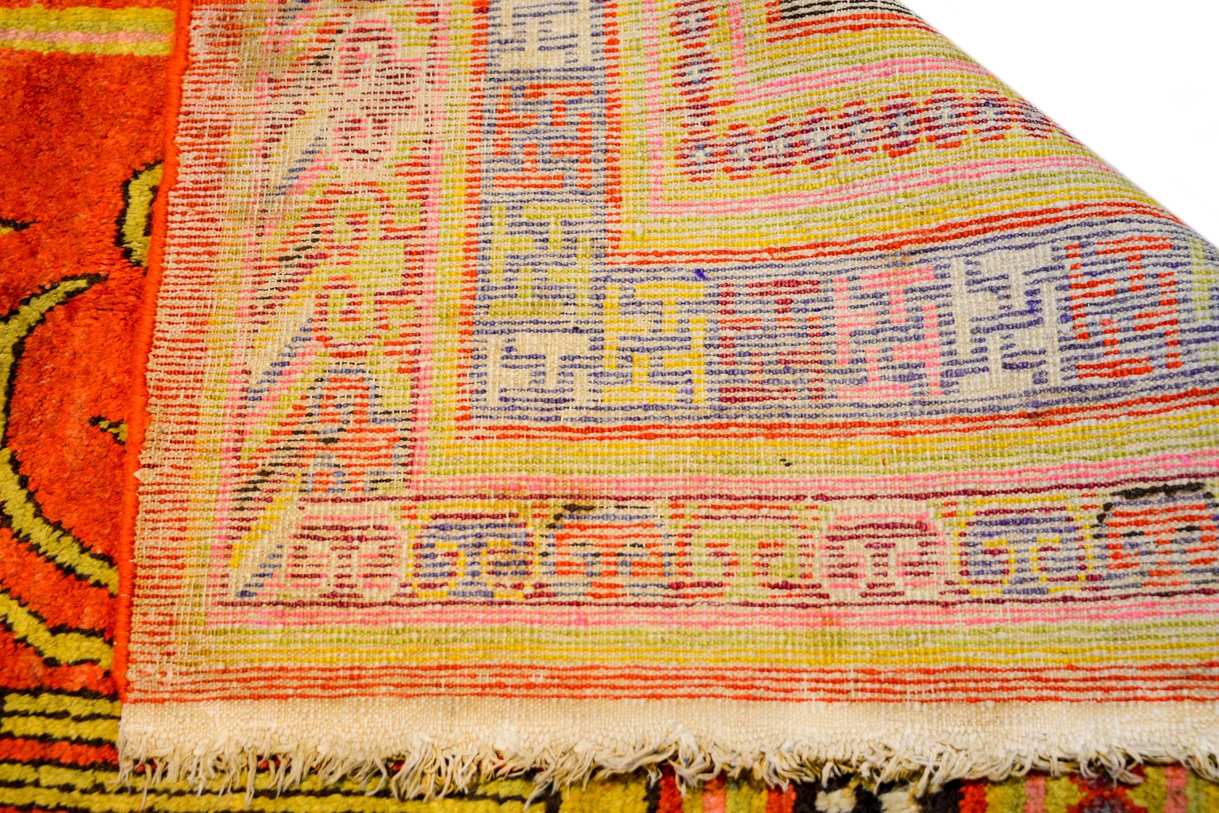 Unglaublicher Teppich aus dem frühen 20. Jahrhundert aus Khotan im Zustand „Gut“ im Angebot in Chicago, IL