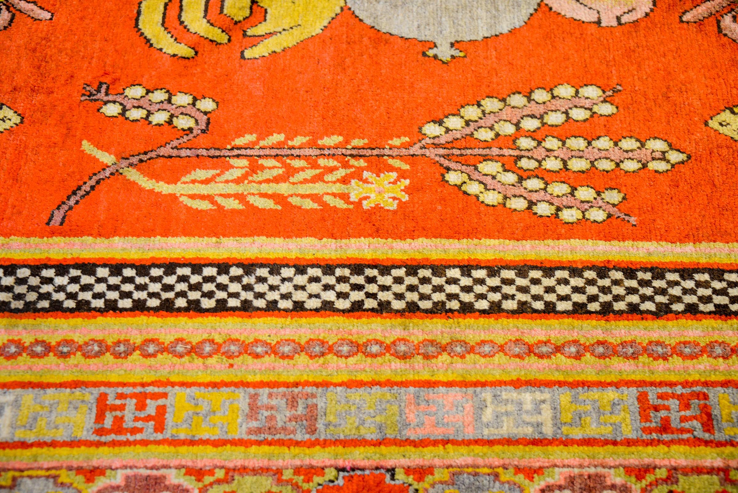 Unglaublicher Teppich aus dem frühen 20. Jahrhundert aus Khotan (Pflanzlich gefärbt) im Angebot