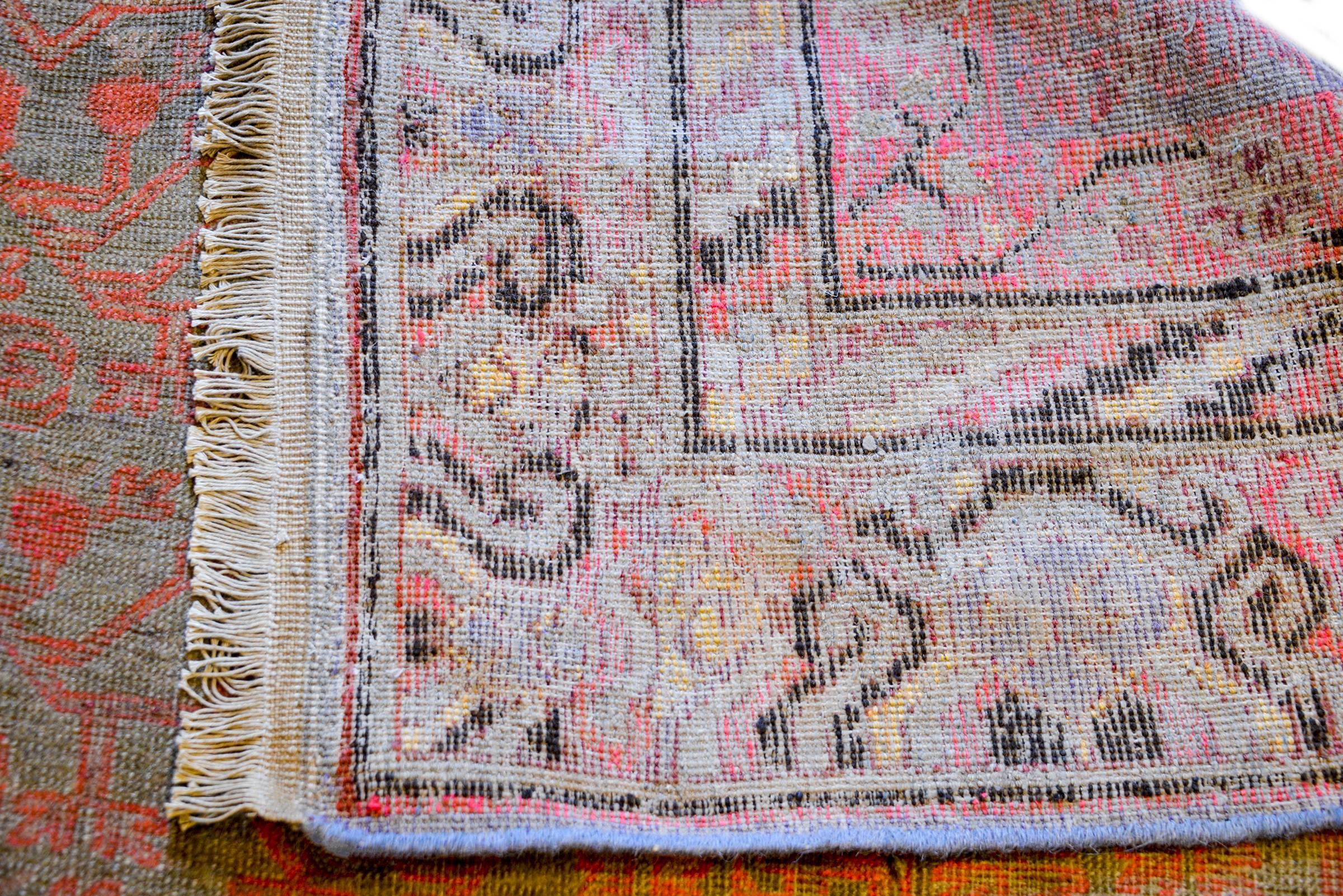 Zentralasiatischer Khotan-Teppich des frühen 20. Jahrhunderts, wunderbar (Wolle) im Angebot