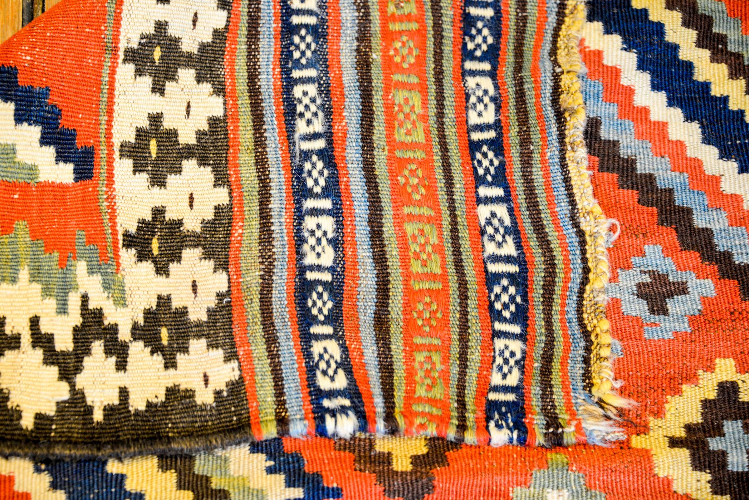 Incredible Mid-20th Century Ghashgaei Kilim In Good Condition For Sale In Chicago, IL