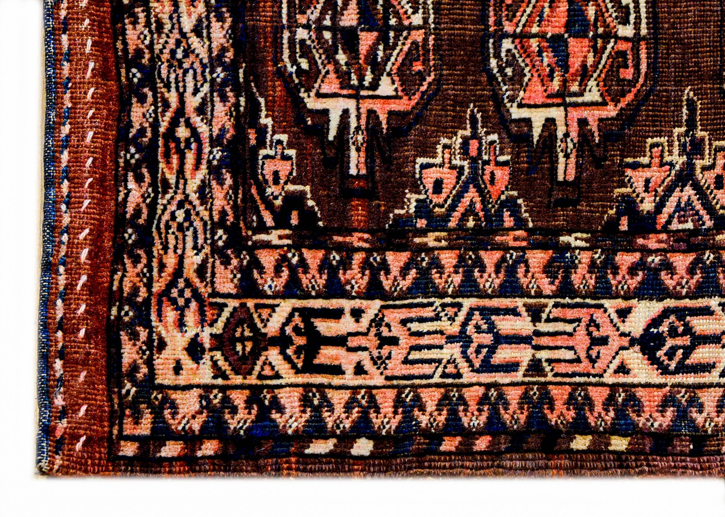 Yamout-Teppich, frühes 20. Jahrhundert (Persisch) im Angebot