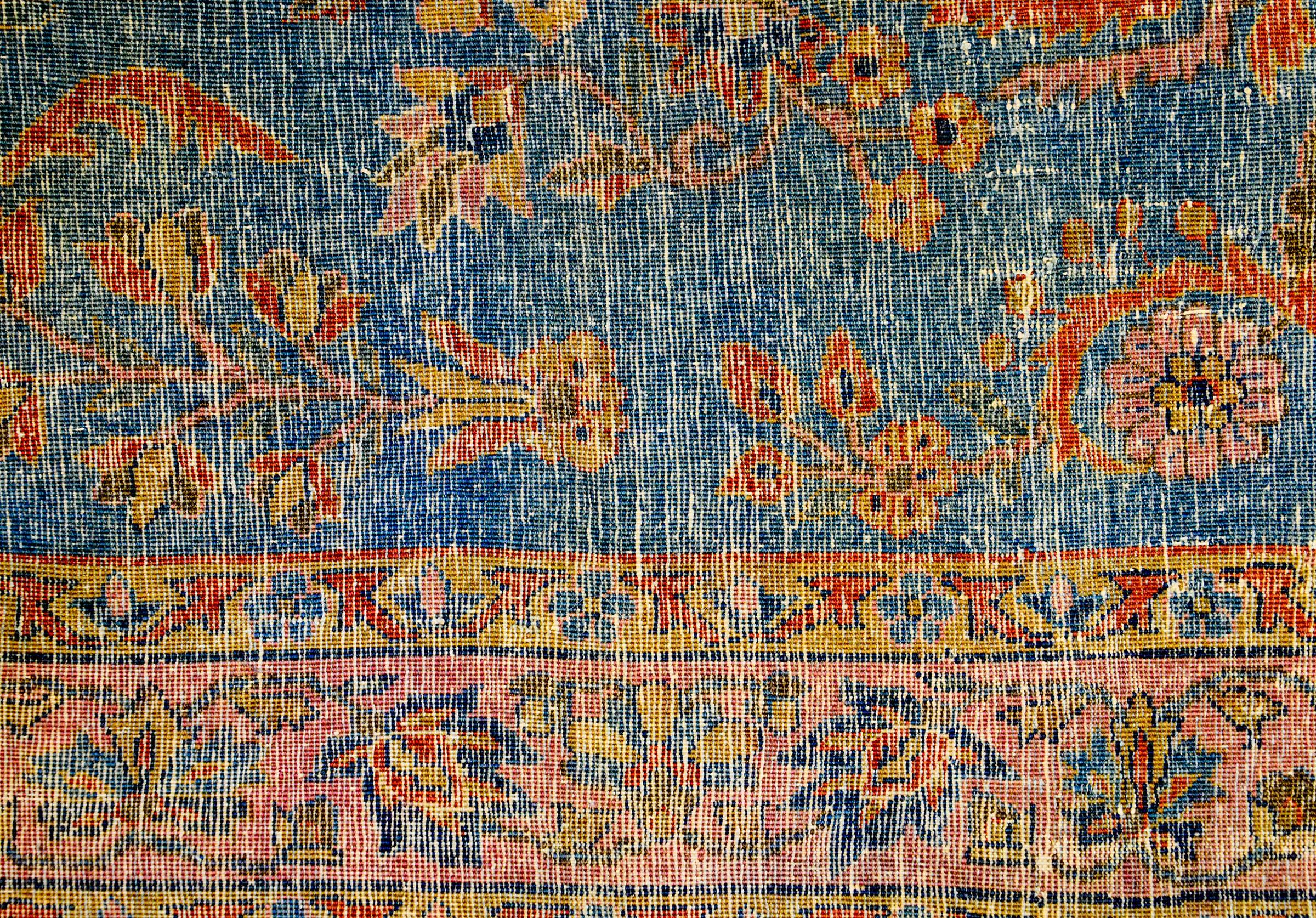 Tintura vegetale Tappeto Yazd dei primi del Novecento in vendita