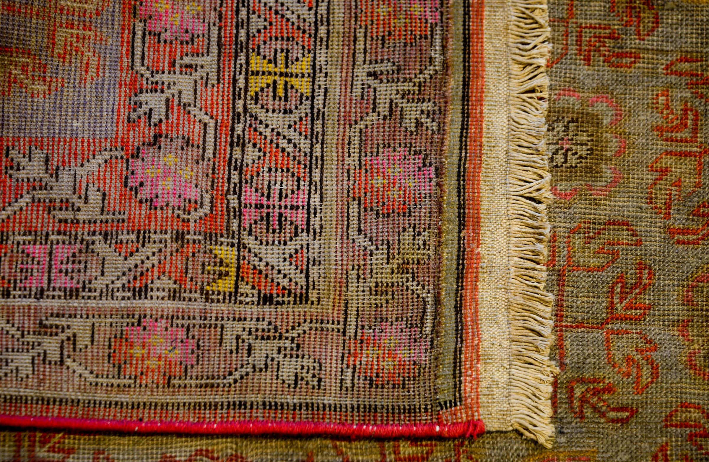 Merveilleux tapis Khotan du début du XXe siècle Bon état - En vente à Chicago, IL
