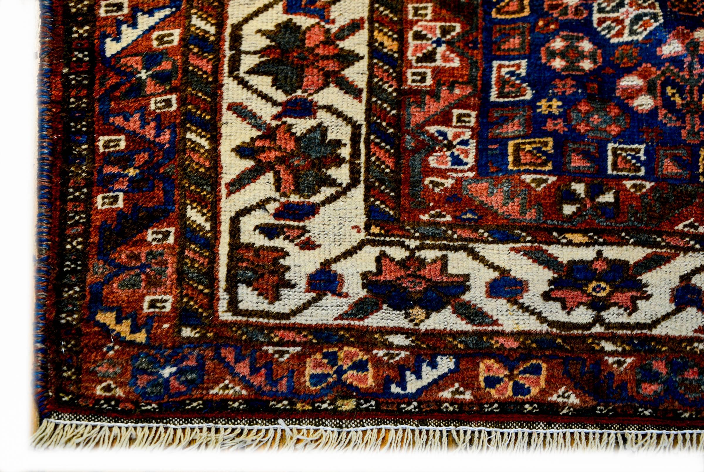 Hervorragender Ghashghaei-Teppich aus dem frühen 20. Jahrhundert (Persisch) im Angebot