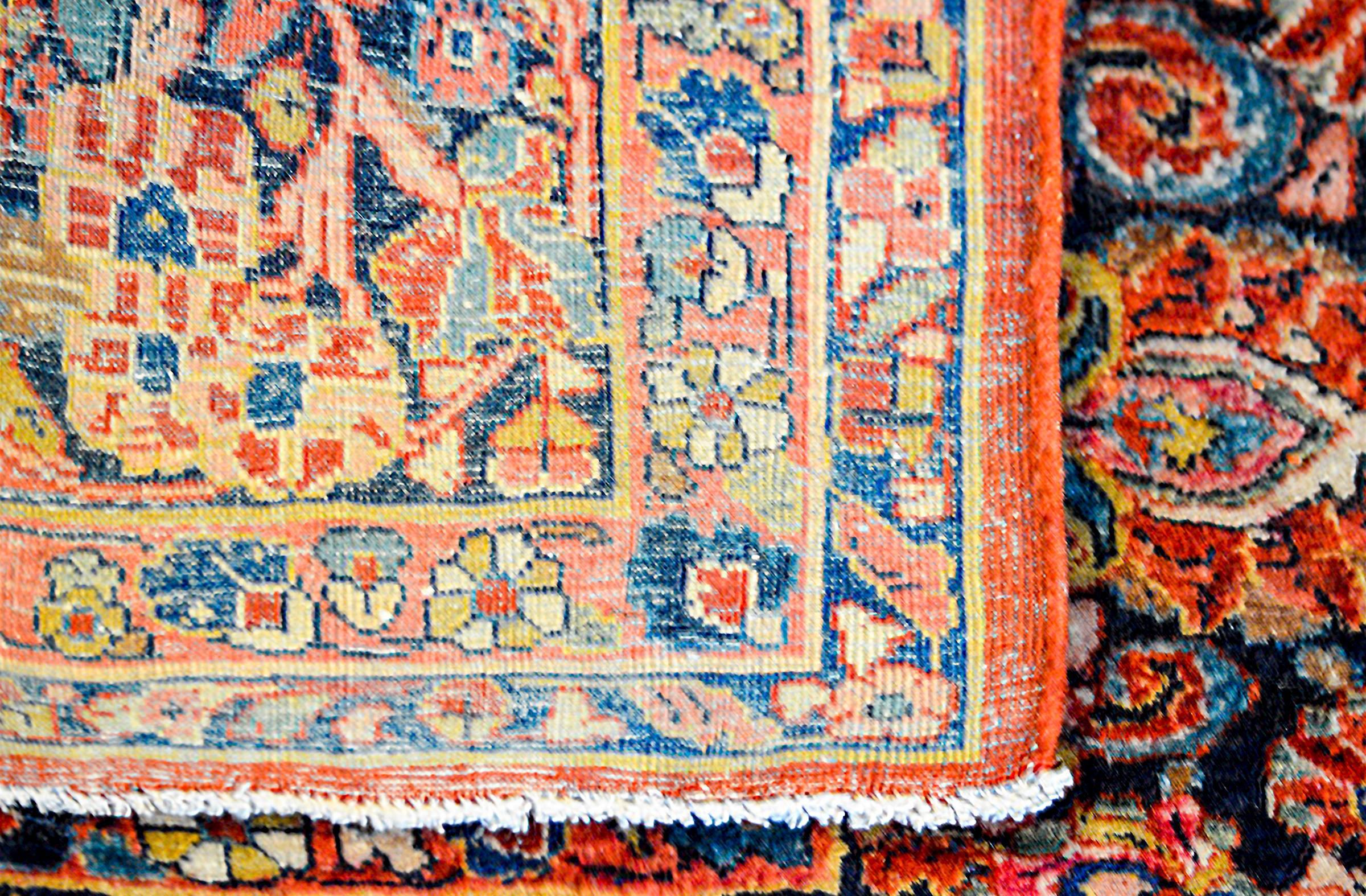 Amazing Early 20th Century Sarouk Rug In Good Condition In Chicago, IL