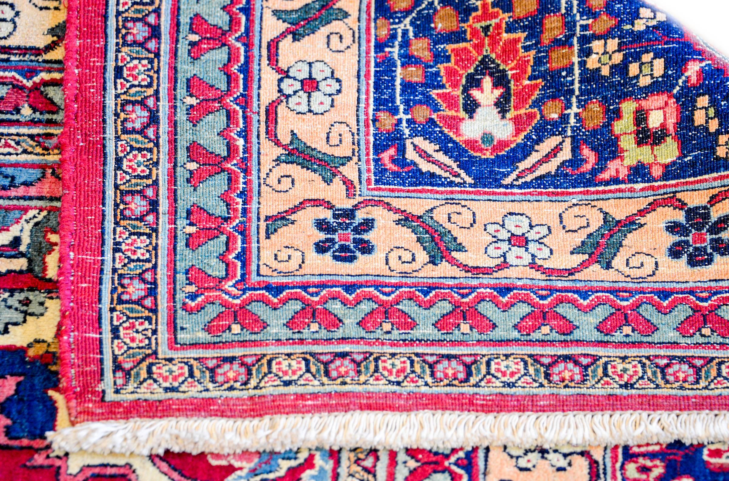 Magnificent Early 20th Century Dorokhsh Rug In Good Condition In Chicago, IL