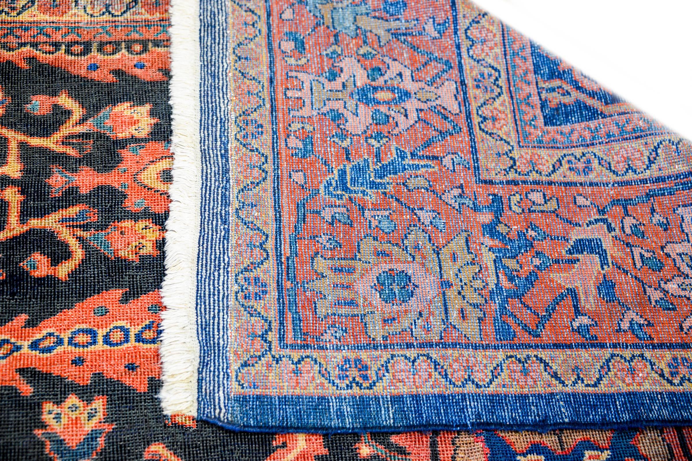 Wonderful Early 20th Century Mahal Rug In Good Condition In Chicago, IL