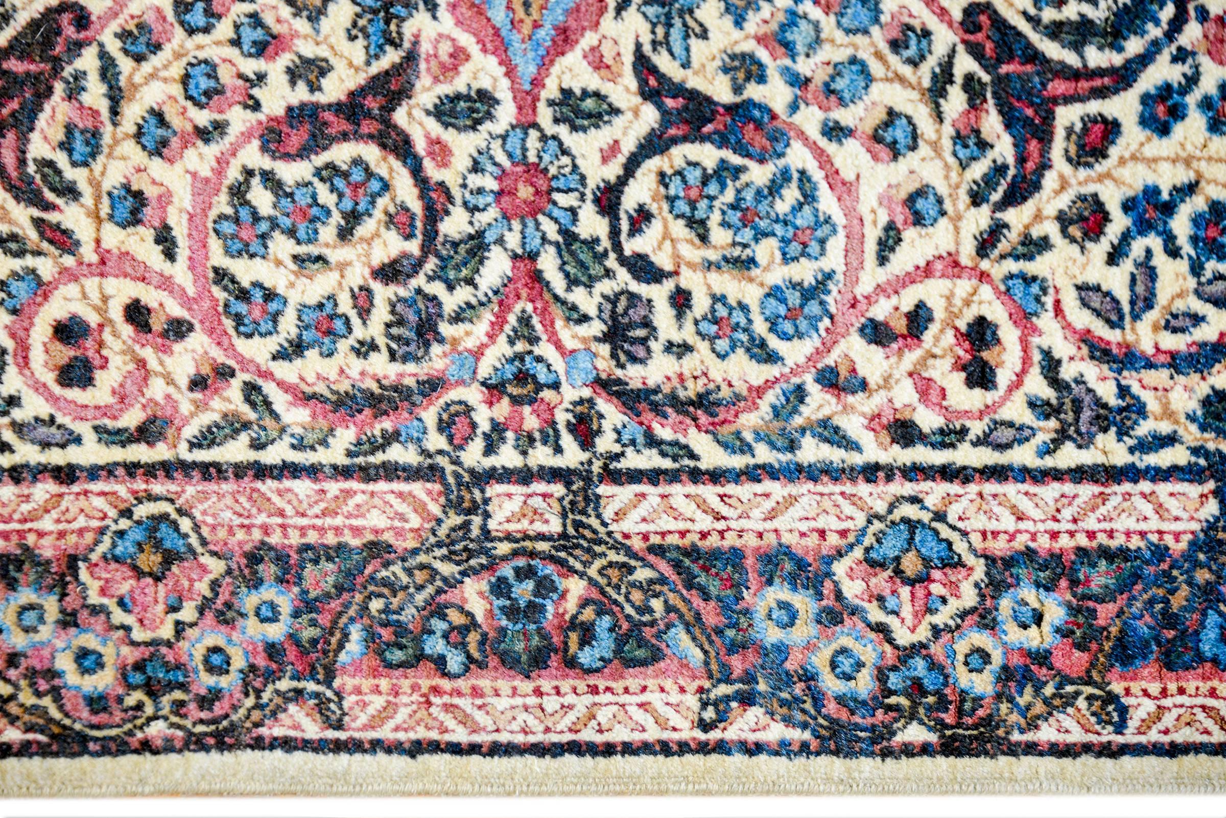 Tintura vegetale Tappeto Lavar Kirman dei primi del Novecento in vendita