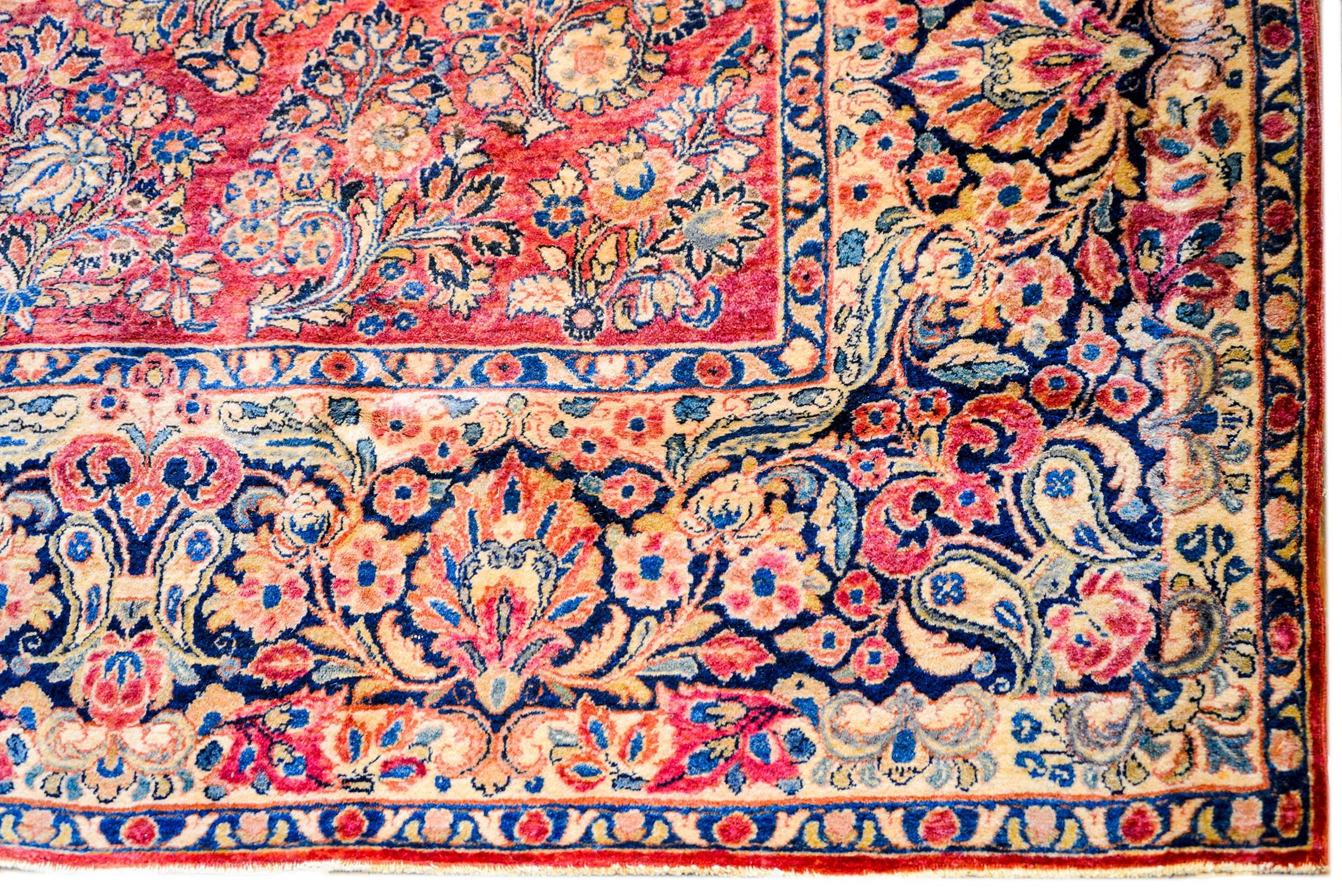 Tintura vegetale Eccezionale tappeto Sarouk dei primi del Novecento in vendita