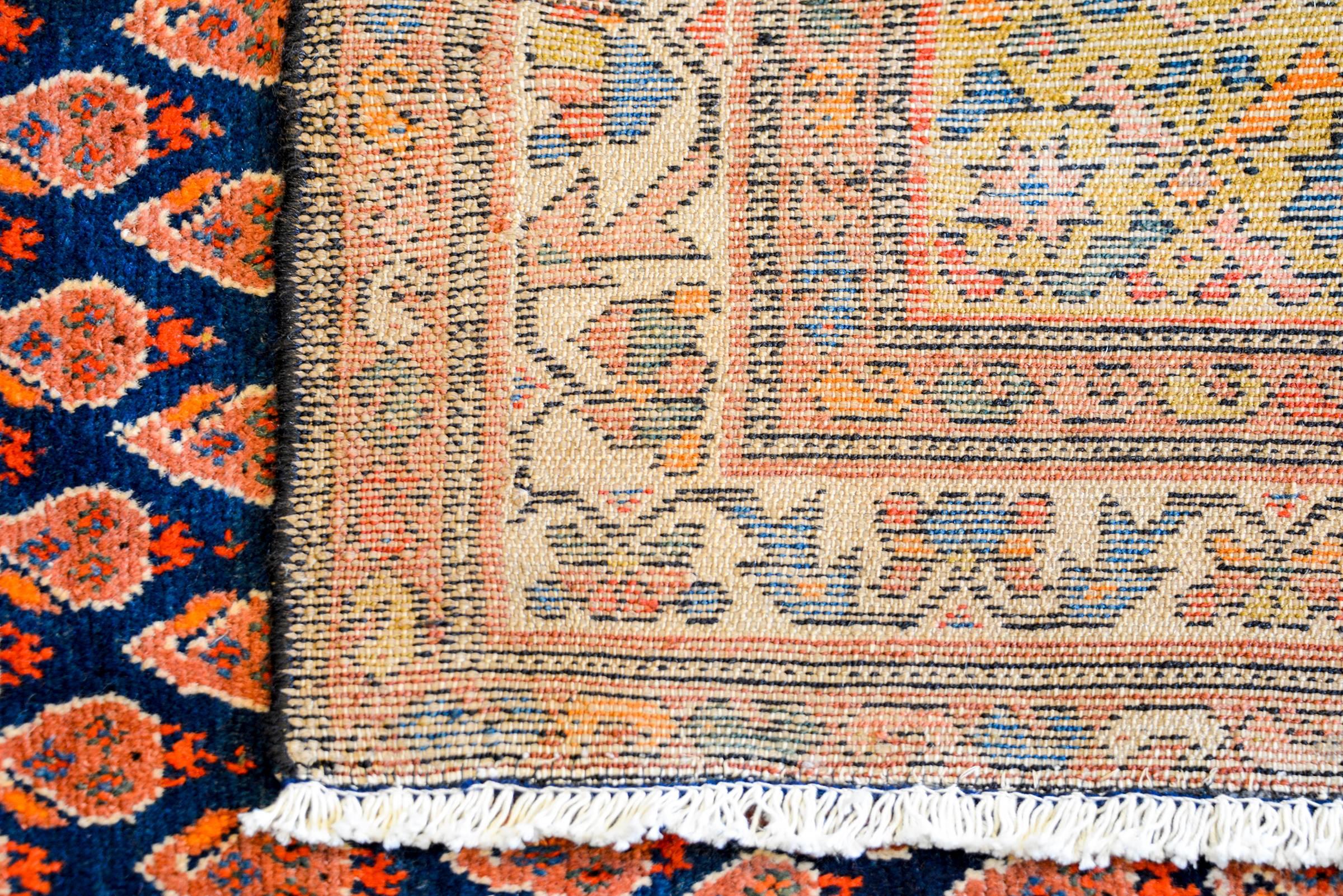 Outstanding Early 20th Century Malayer Rug In Good Condition In Chicago, IL