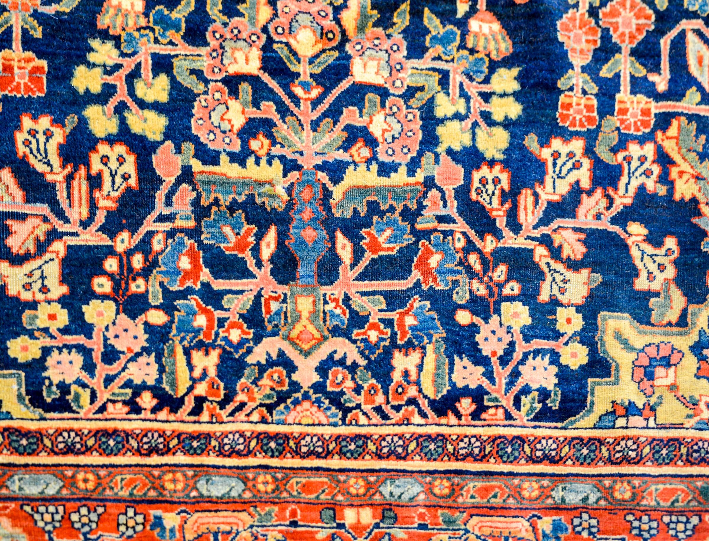 Incroyable tapis Sarouk Farahan de la fin du 19ème siècle Bon état - En vente à Chicago, IL
