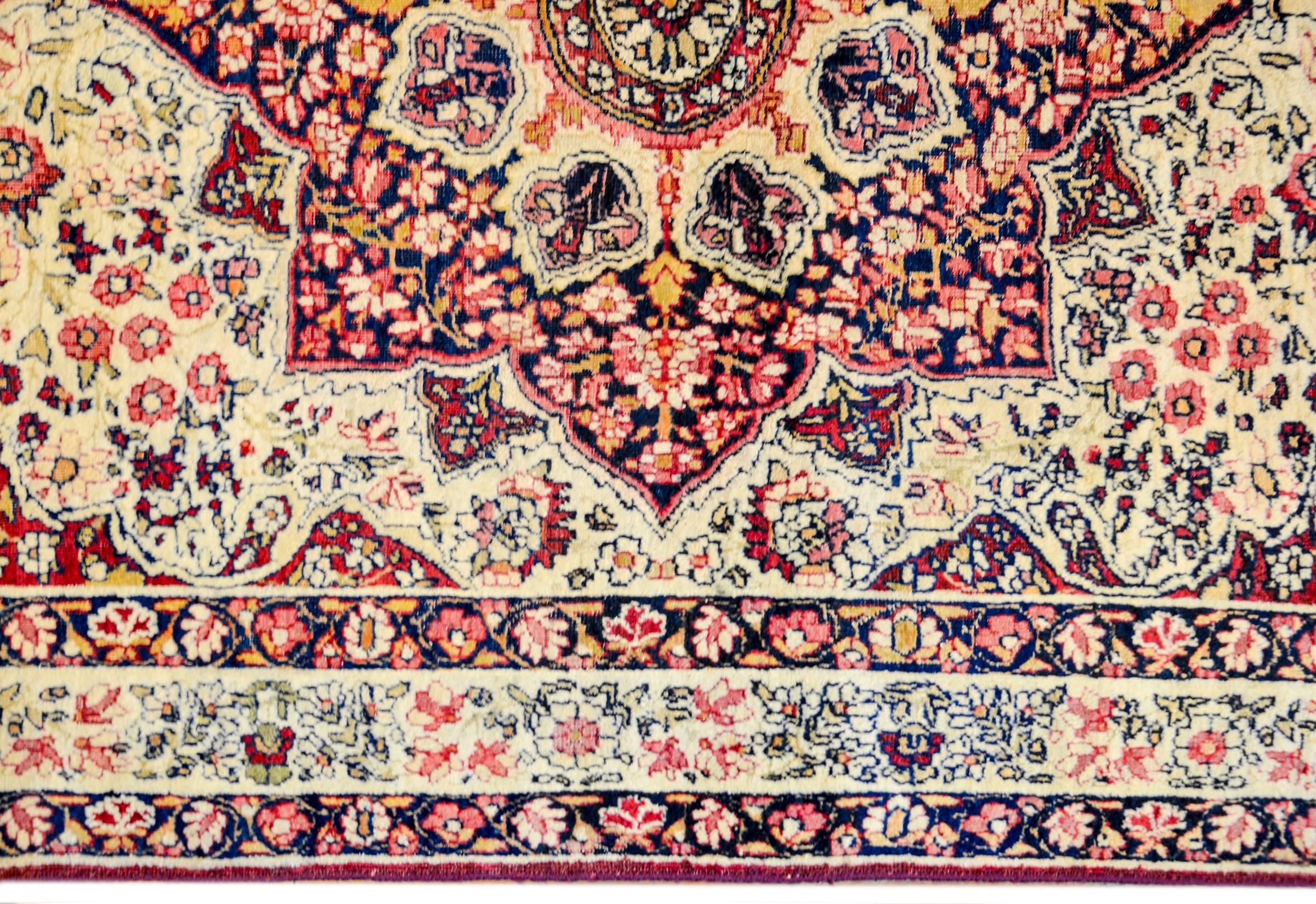 Unglaublicher Lavar Kirman Teppich aus dem späten 19. Jahrhundert (Persisch) im Angebot
