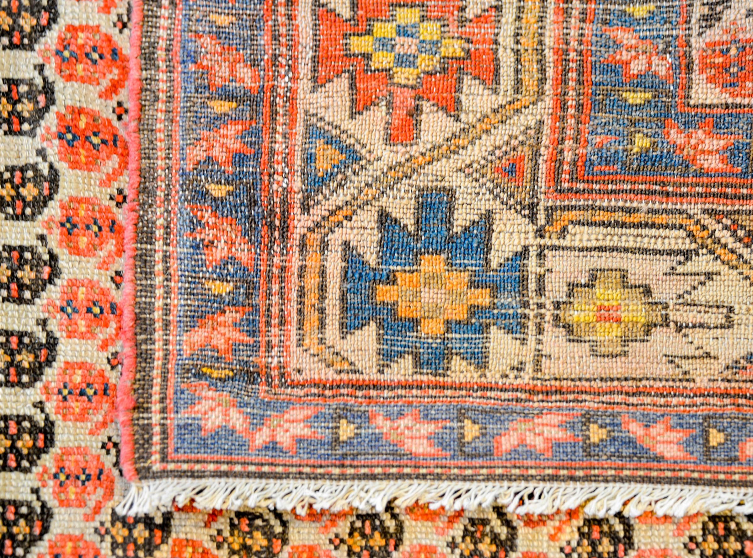Malayer-Teppich aus der Mitte des 20. Jahrhunderts im Zustand „Gut“ im Angebot in Chicago, IL