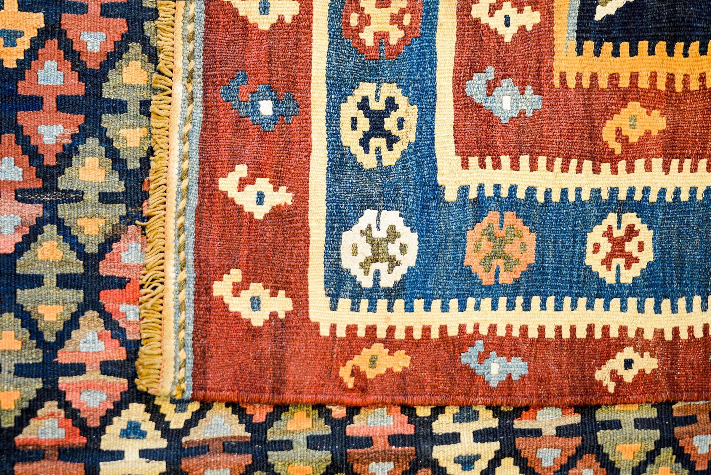 Early 20th Century Ersin Kilim Rug In Good Condition For Sale In Chicago, IL