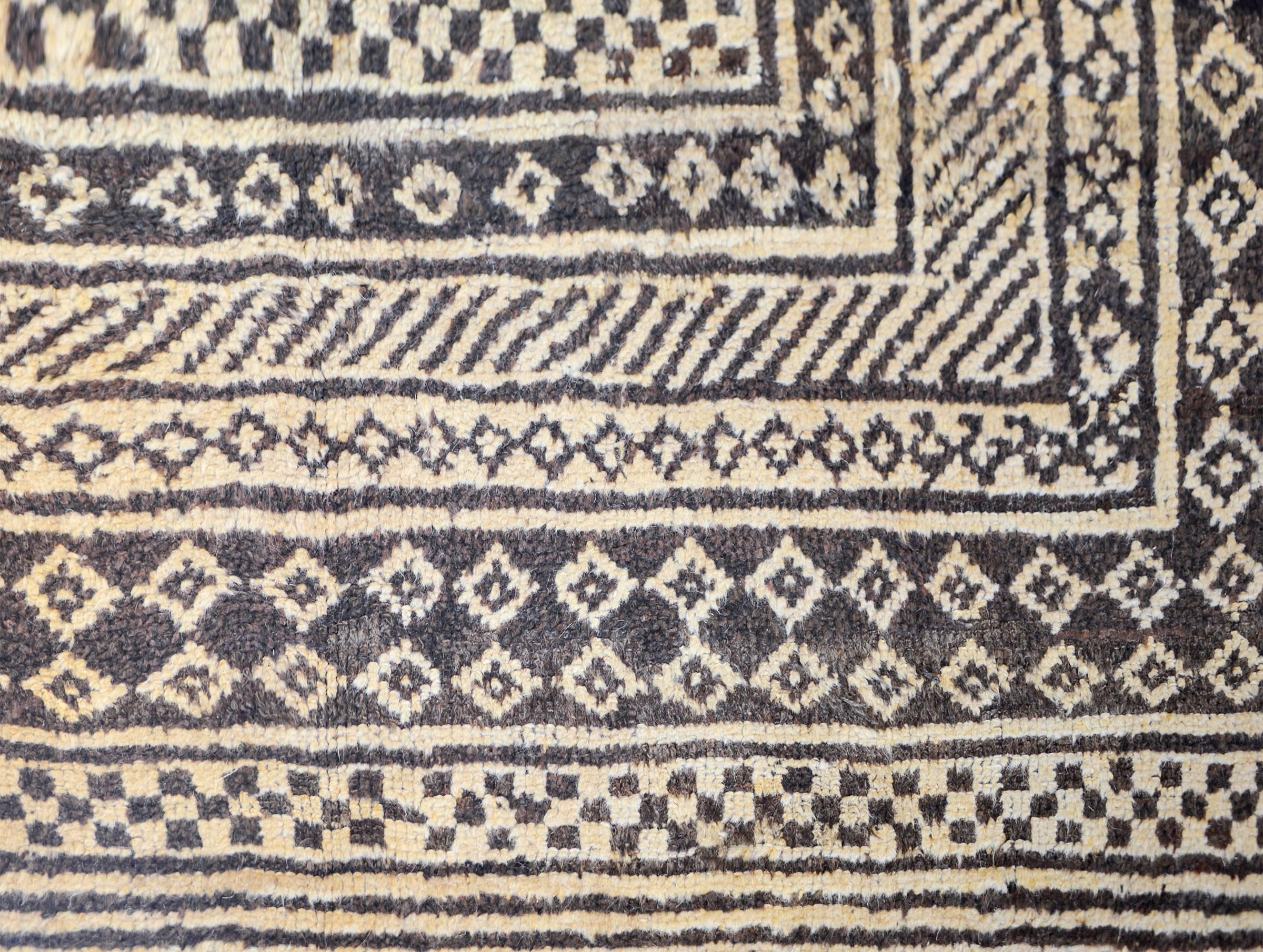 Vegetable Dyed Fantastic 19th Century Gabbeh Rug For Sale