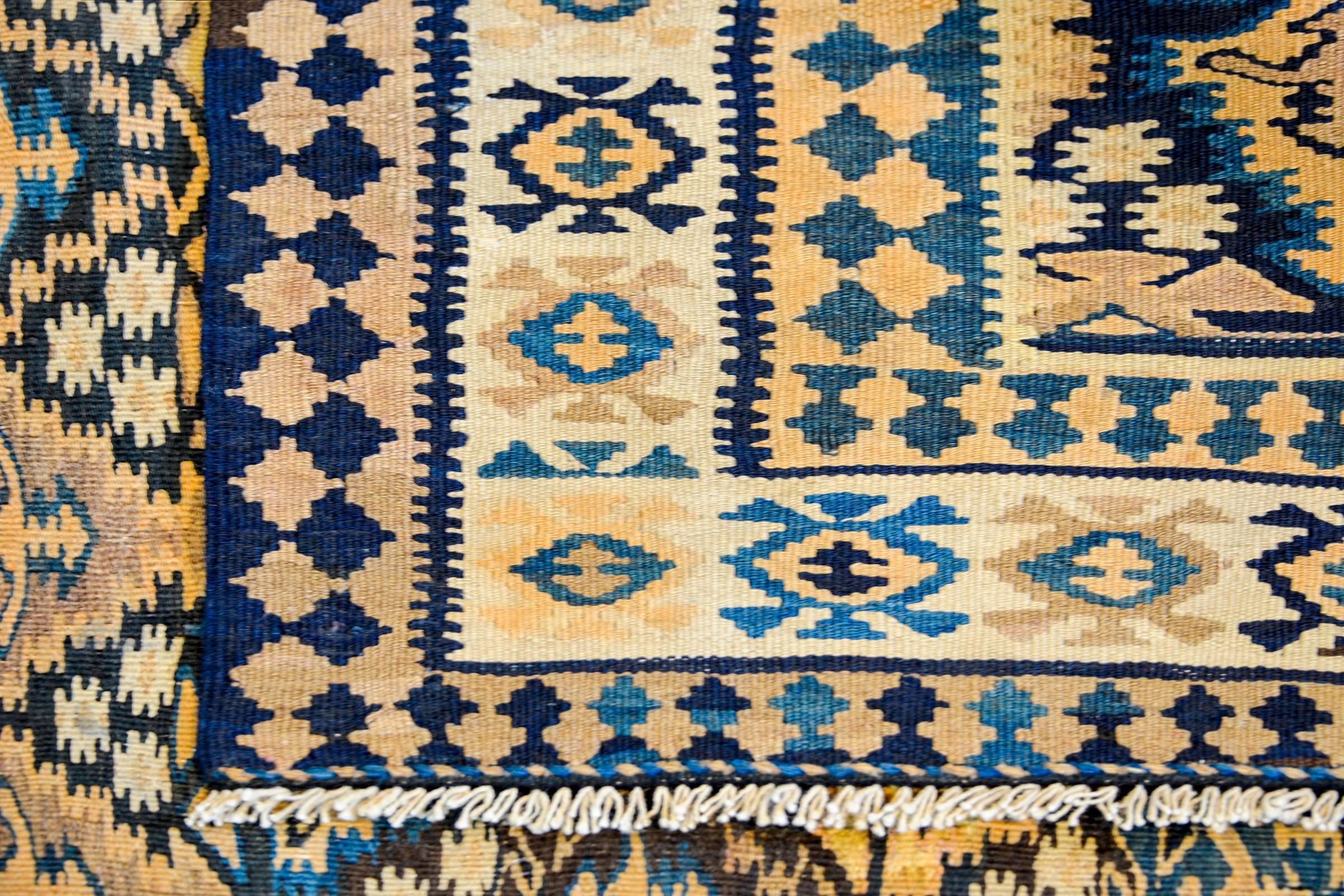 Early 20th Century Qazvin Kilim Rug In Good Condition In Chicago, IL