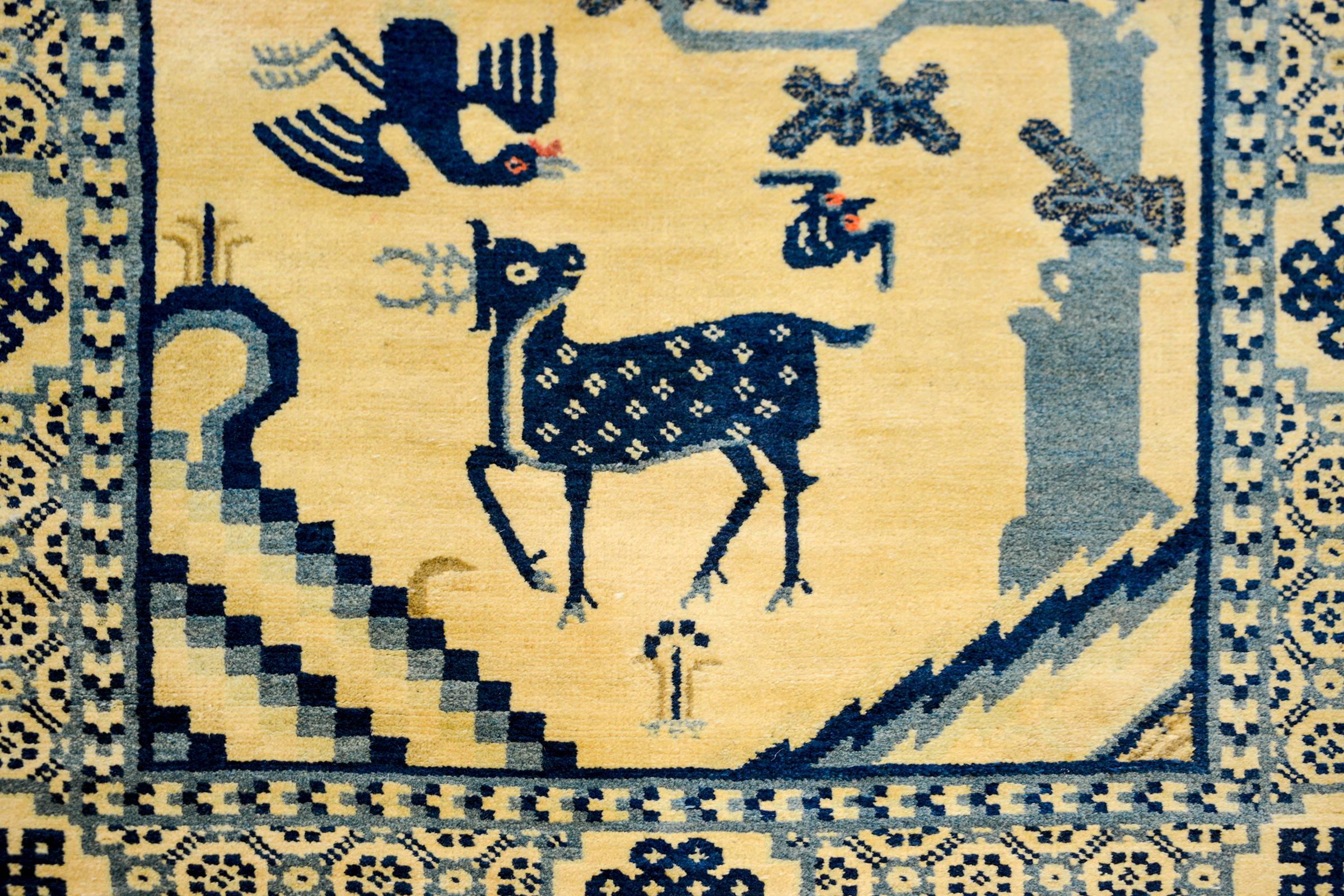 Chinoiseries Fantastique tapis chinois de Pékin de la fin du XIXe siècle en vente