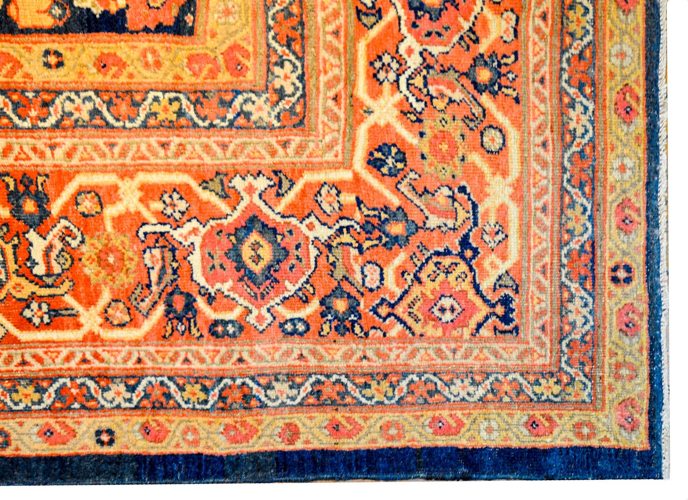 Extraordinary Early 20th Century Sultanabad Rug In Good Condition In Chicago, IL