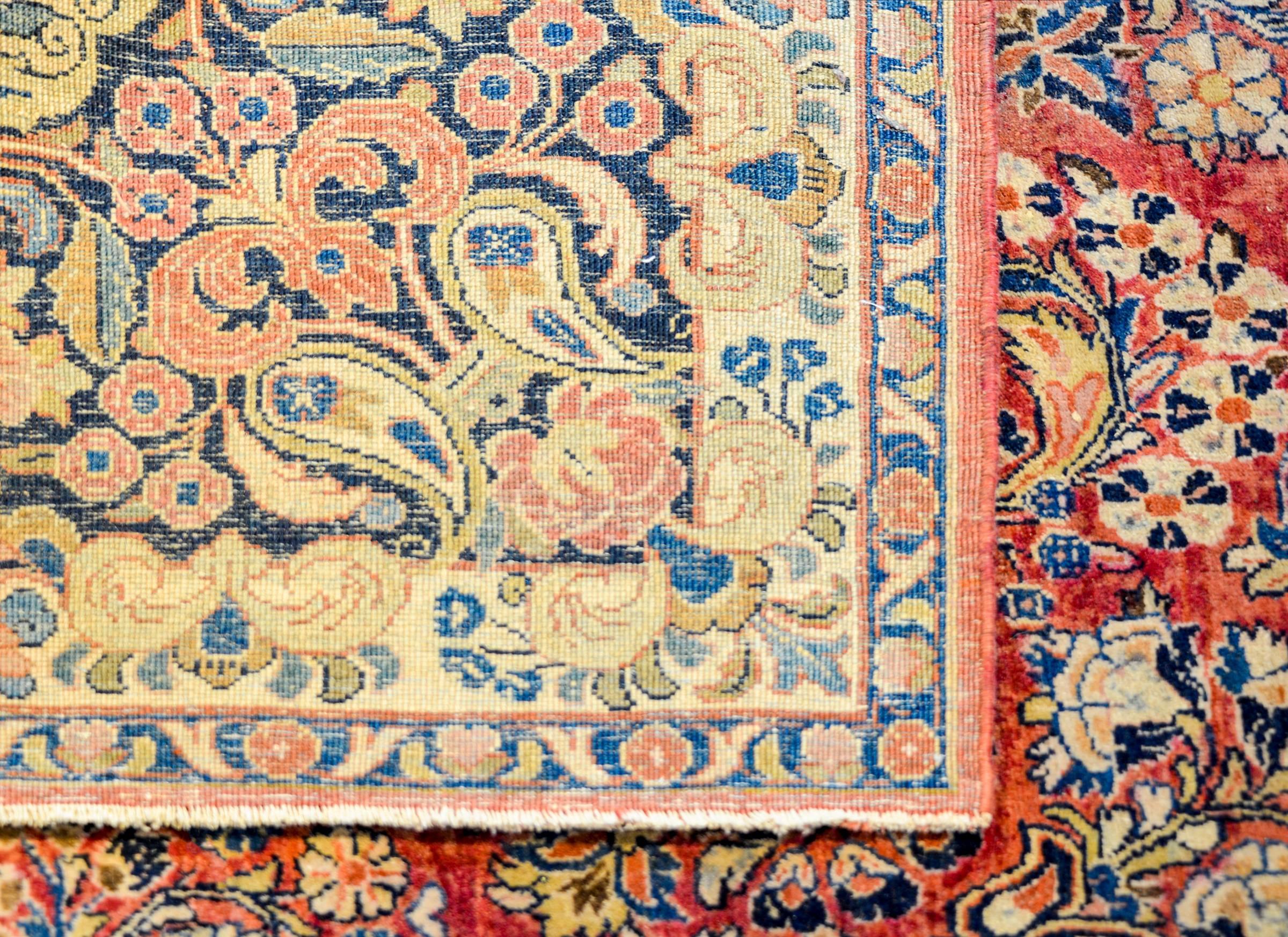 Wonderful Early 20th Century Sarouk Rug In Good Condition For Sale In Chicago, IL