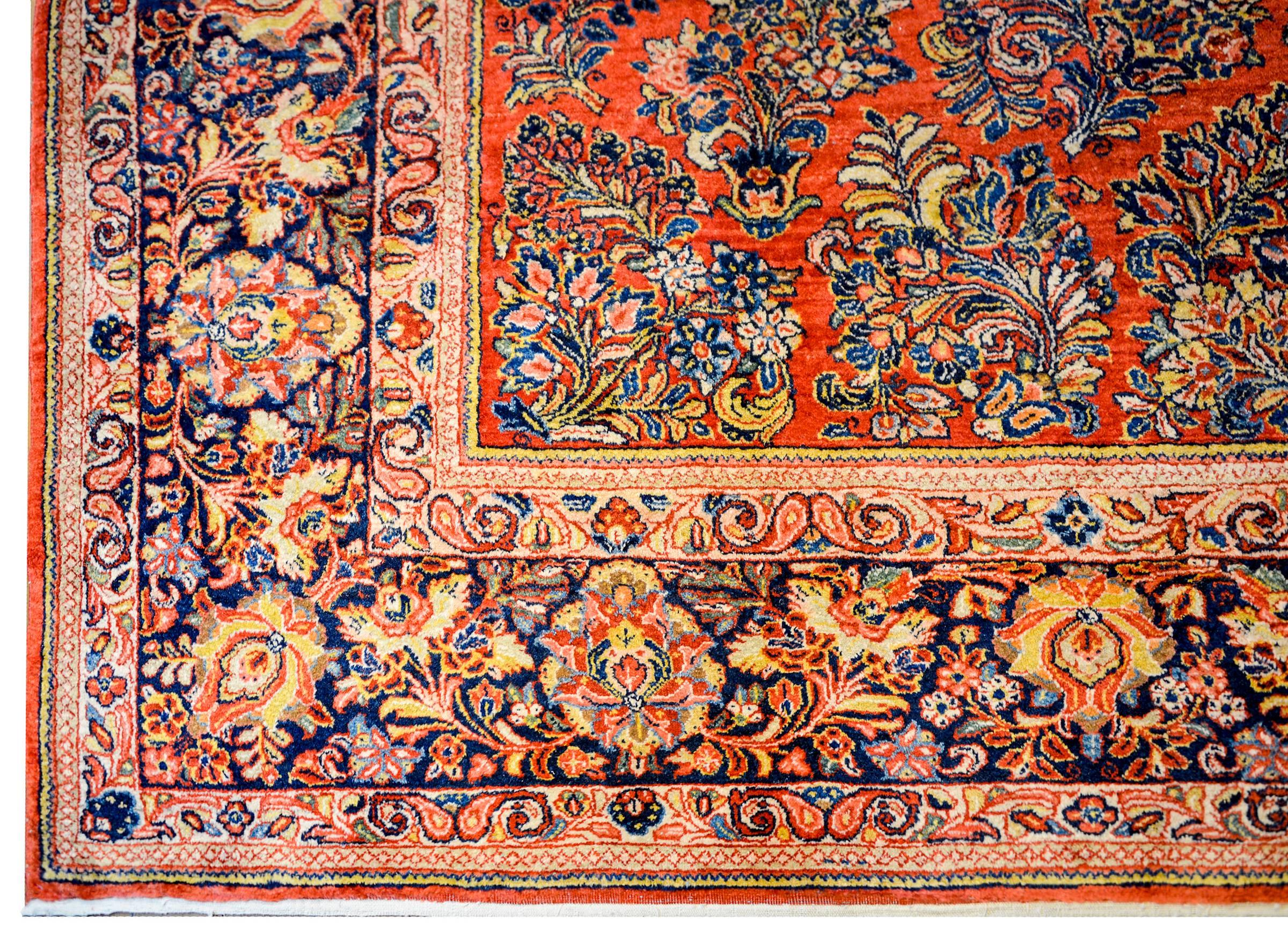 Persian Wonderful Early 20th Century Sarouk Rug For Sale