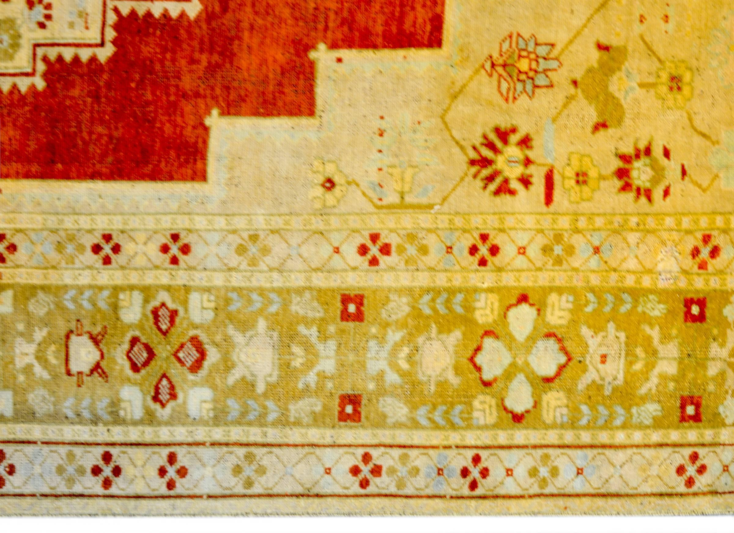 Türkischer Oushak-Teppich im Vintage-Stil (Mitte des 20. Jahrhunderts) im Angebot