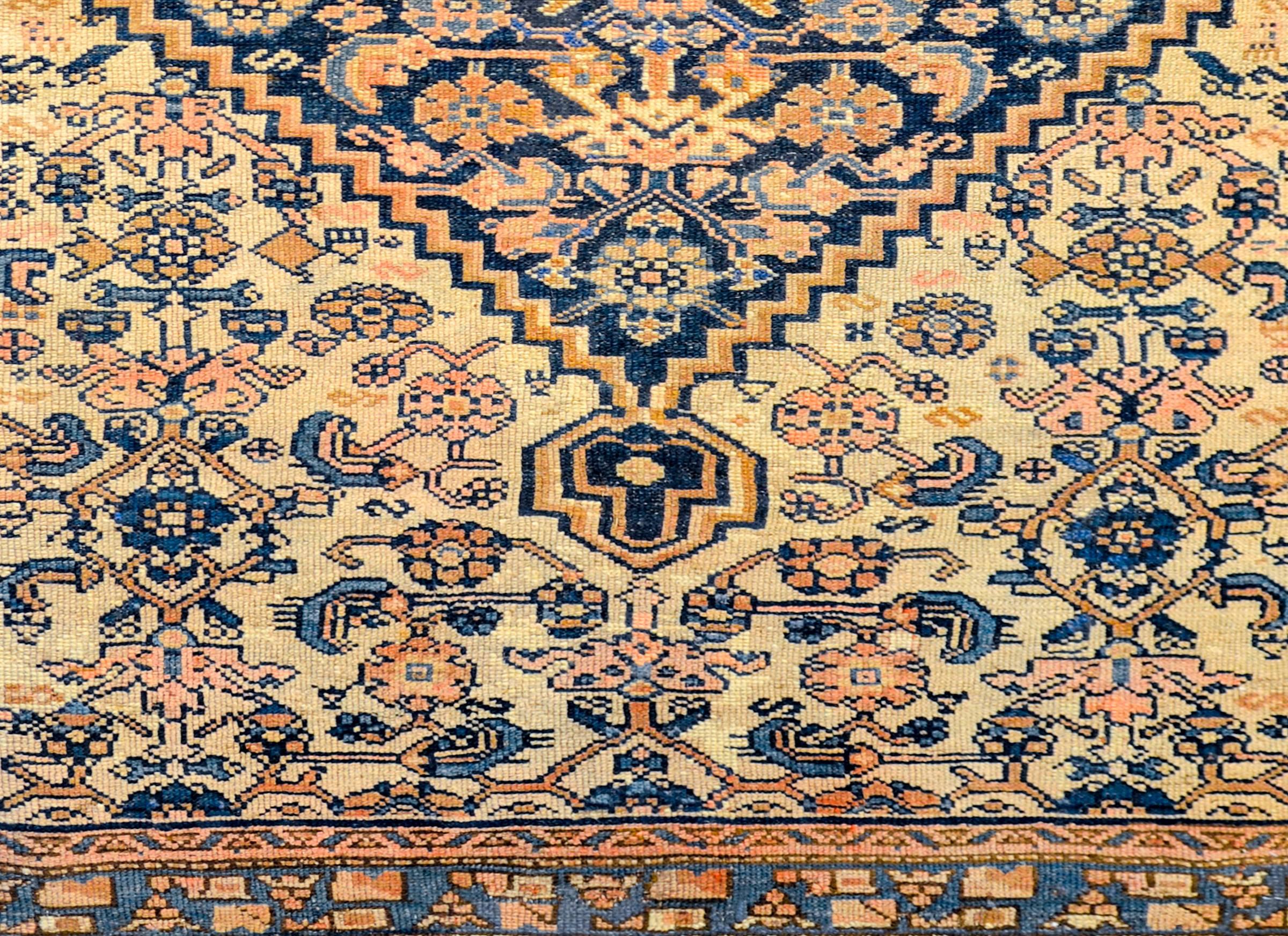 Azari-Teppich aus dem frühen 20. Jahrhundert, Wunderschön (Pflanzlich gefärbt) im Angebot