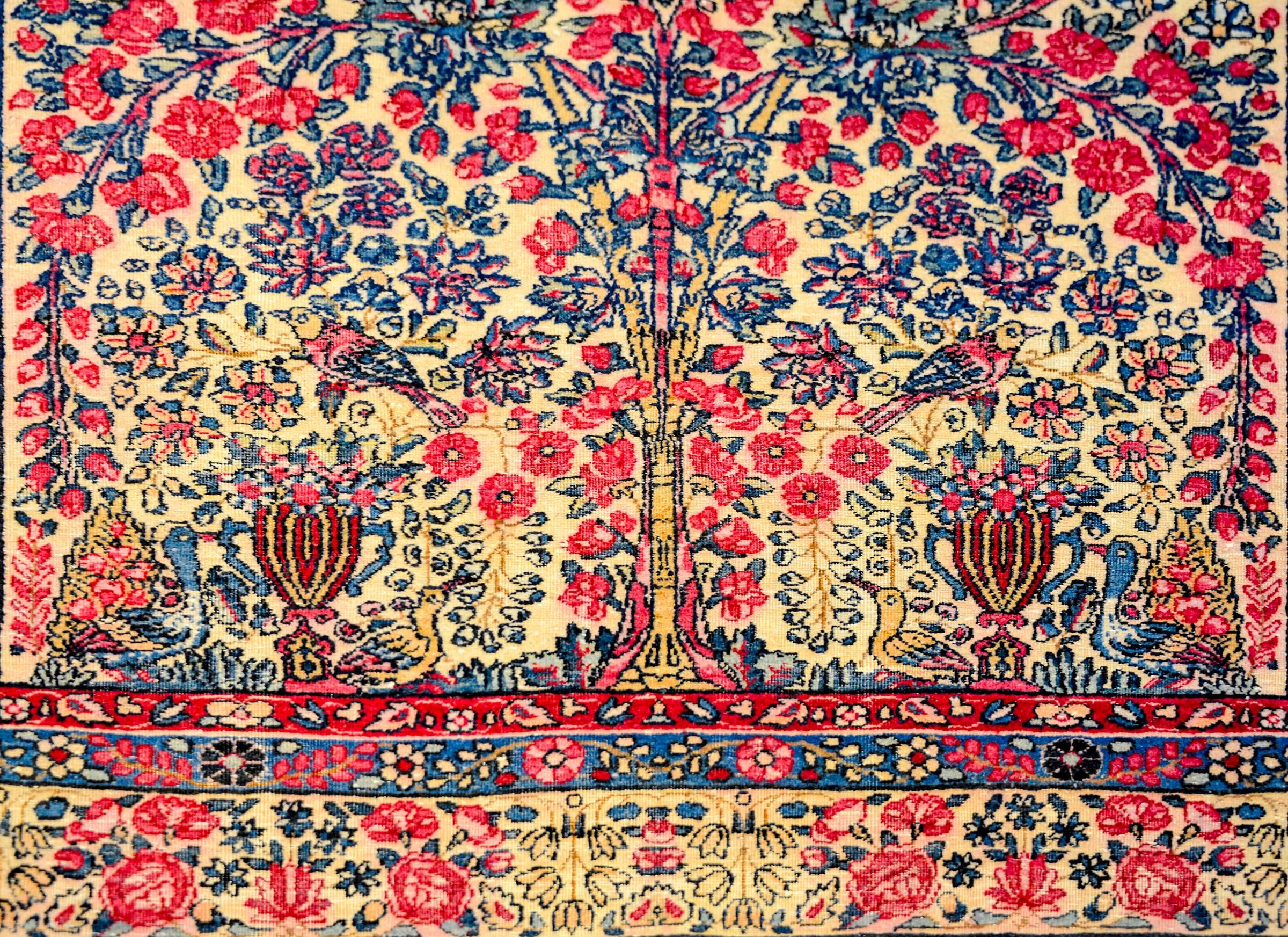 Wonderful Early 20th Century Lavar Kirman Prayer Rug In Good Condition For Sale In Chicago, IL