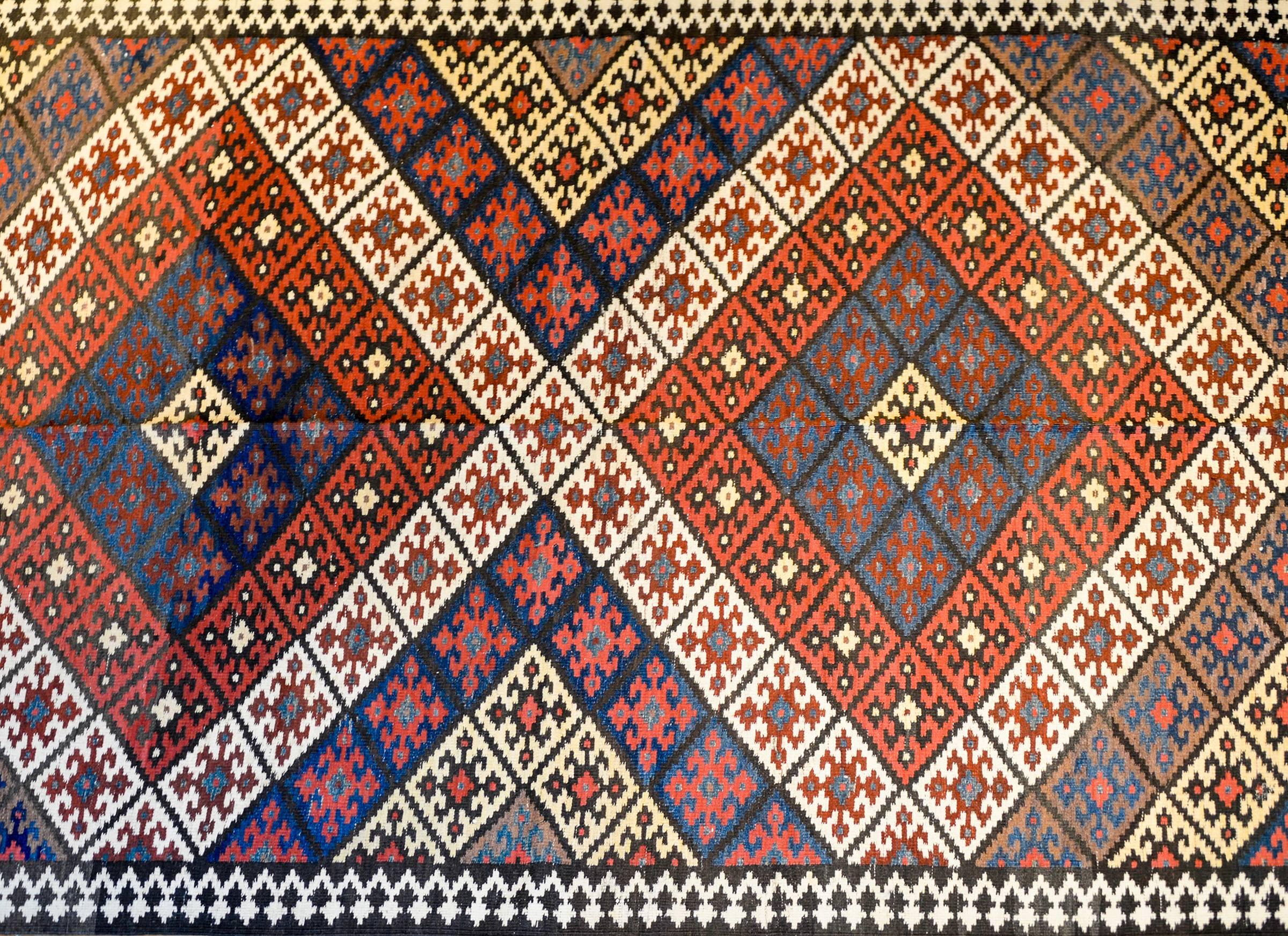 Vegetable Dyed Mid-20th Century Saveh Kilim Runner For Sale
