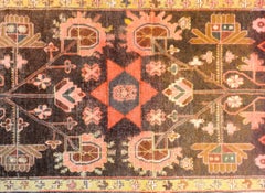 Inusual alfombra Khotan de principios del siglo XX