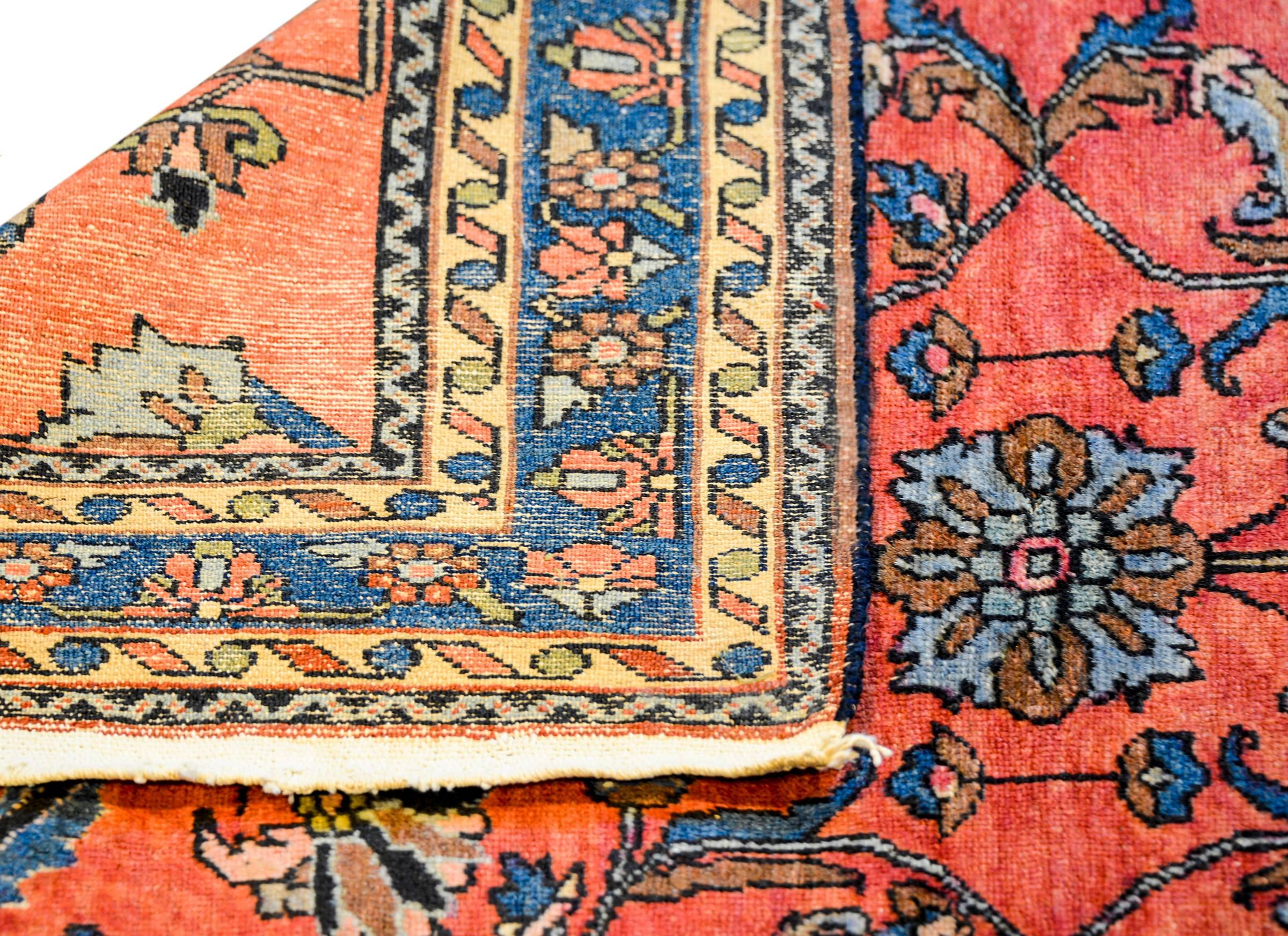 Beautiful Early 20th Century Lilihan Rug In Good Condition In Chicago, IL