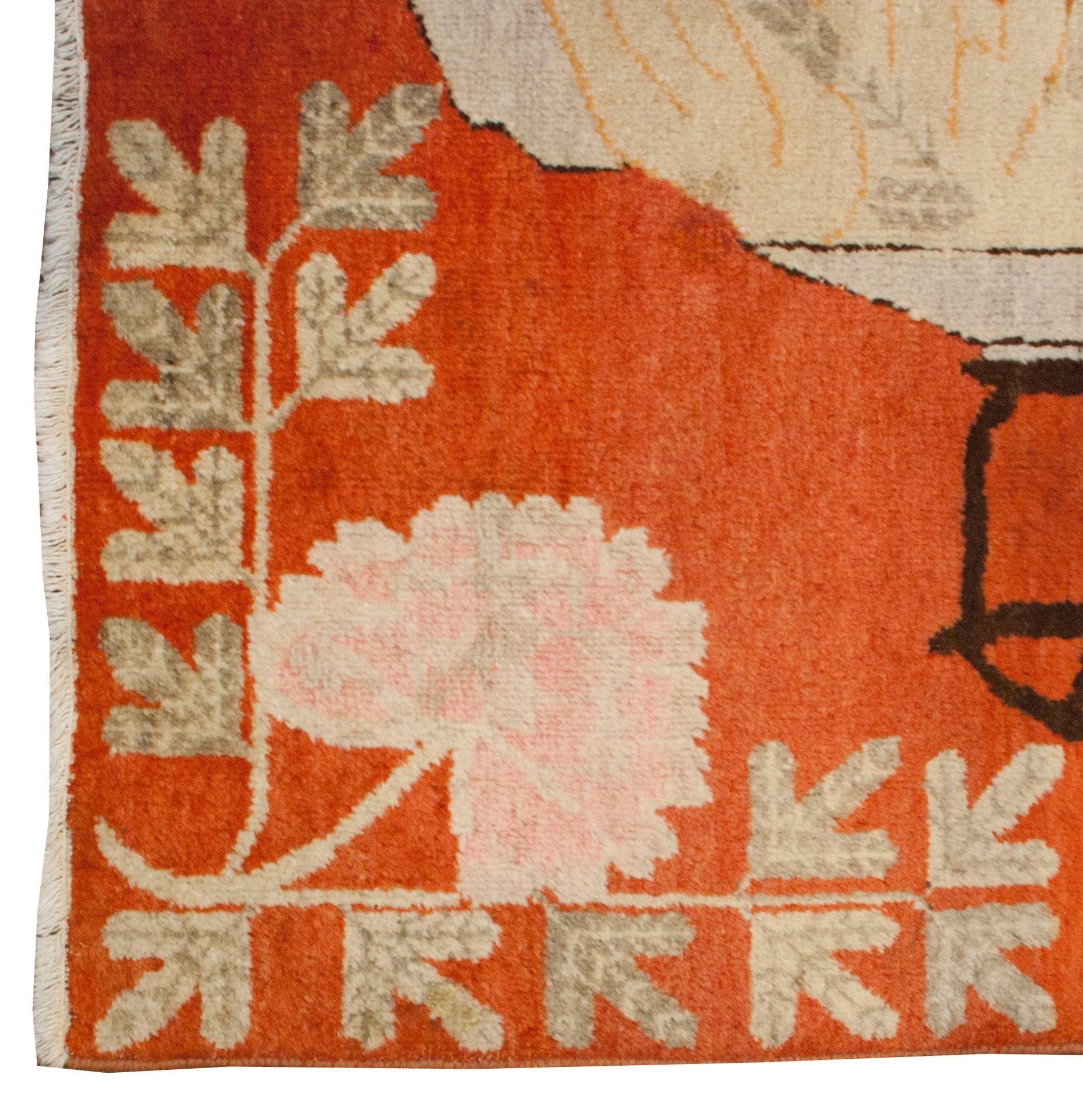 Pictorial Khotan-Teppich des frühen 20. Jahrhunderts (Pflanzlich gefärbt) im Angebot