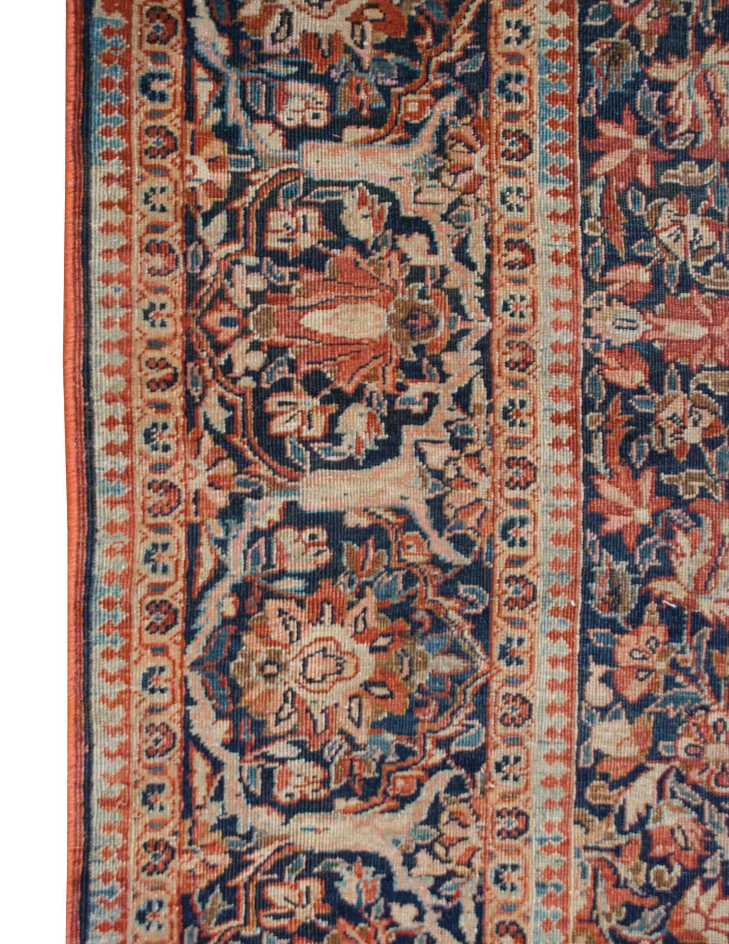 Tabriz-Teppich aus dem 19. Jahrhundert im Zustand „Gut“ im Angebot in Chicago, IL
