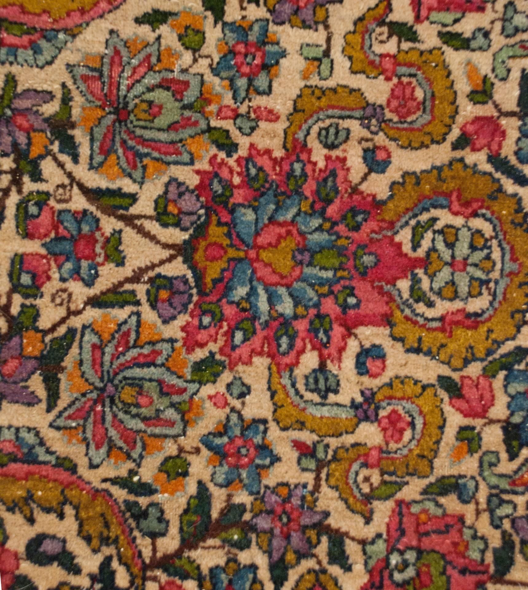 Kirman-Teppich des frühen 20. Jahrhunderts (Pflanzlich gefärbt)