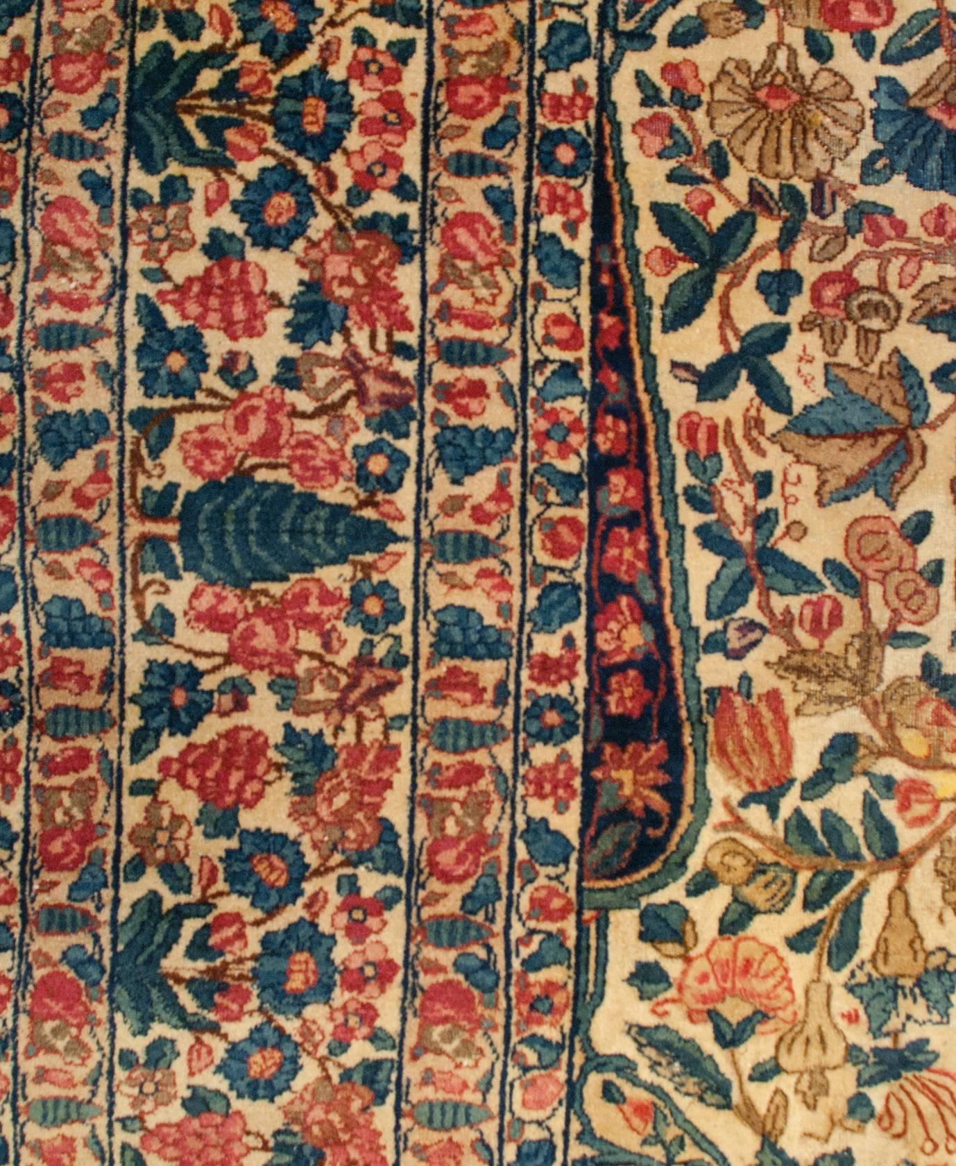 Kirman-Teppich des frühen 20. Jahrhunderts (Pflanzlich gefärbt) im Angebot