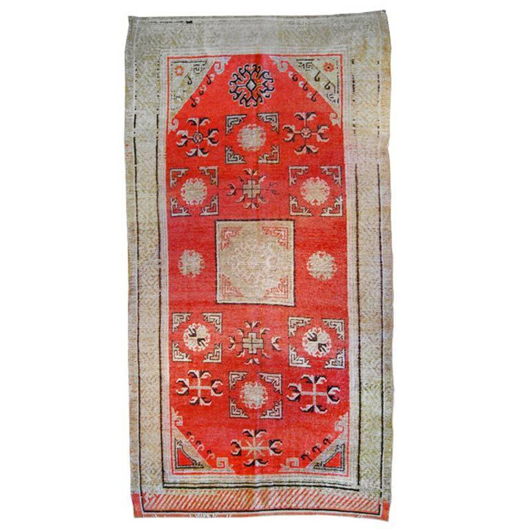 Early 20th Century Central Asian Khotan Carpet For Sale