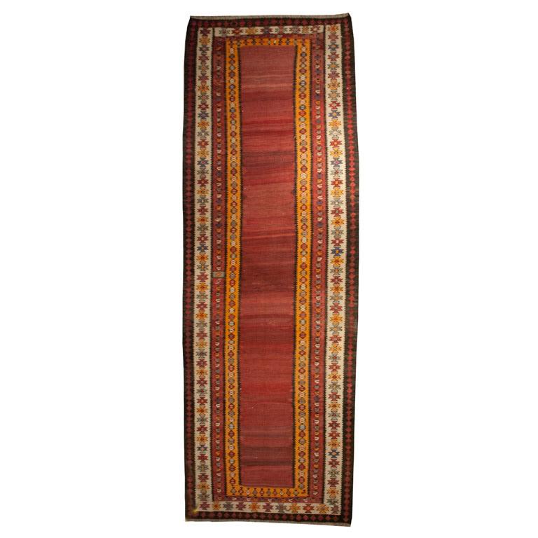 Early 20th Century Zarand Kilim Carpet Runner For Sale